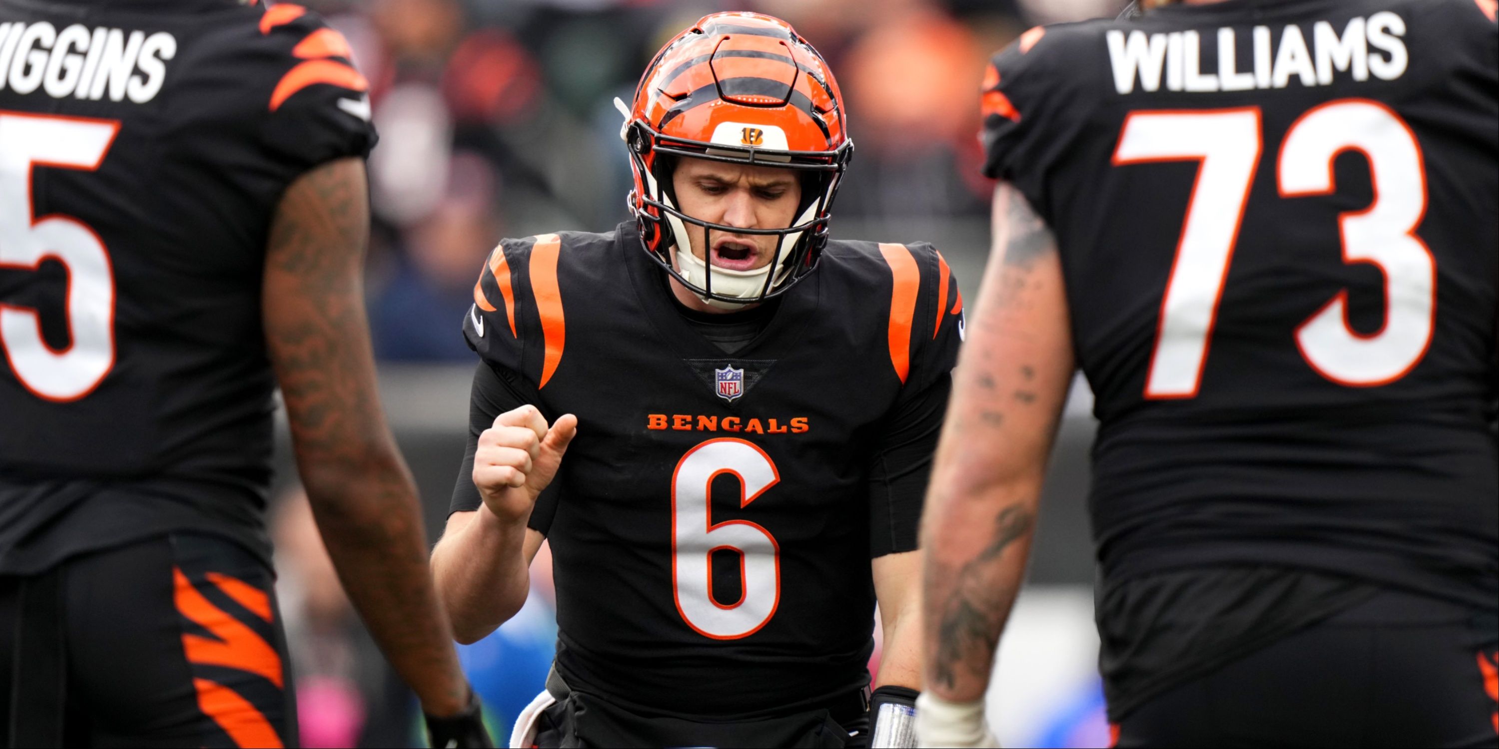 Jake Browning calls a play in the Cincinnati Bengals' huddle