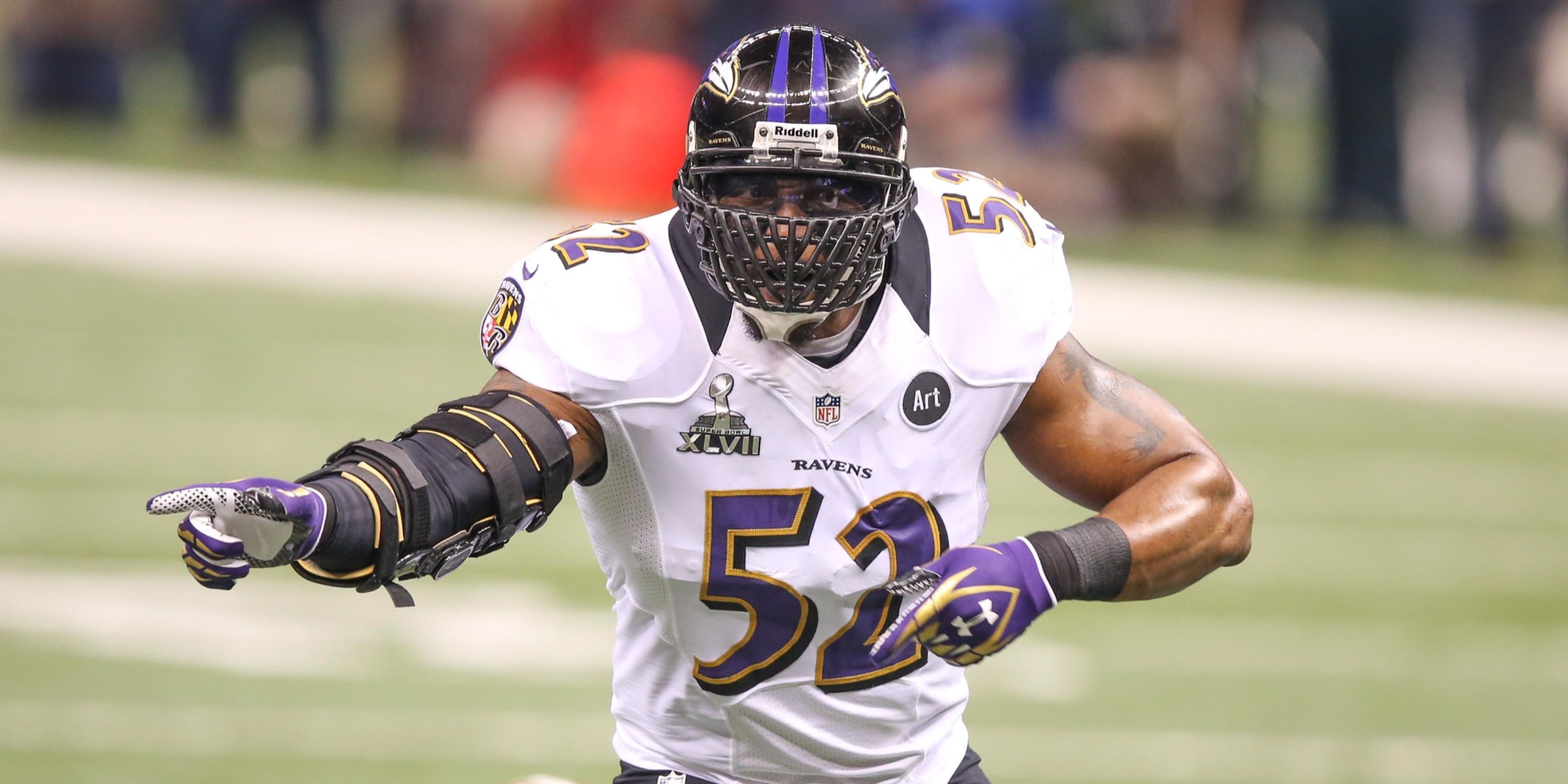 Ray Lewis directs traffic in Super Bowl XLVII
