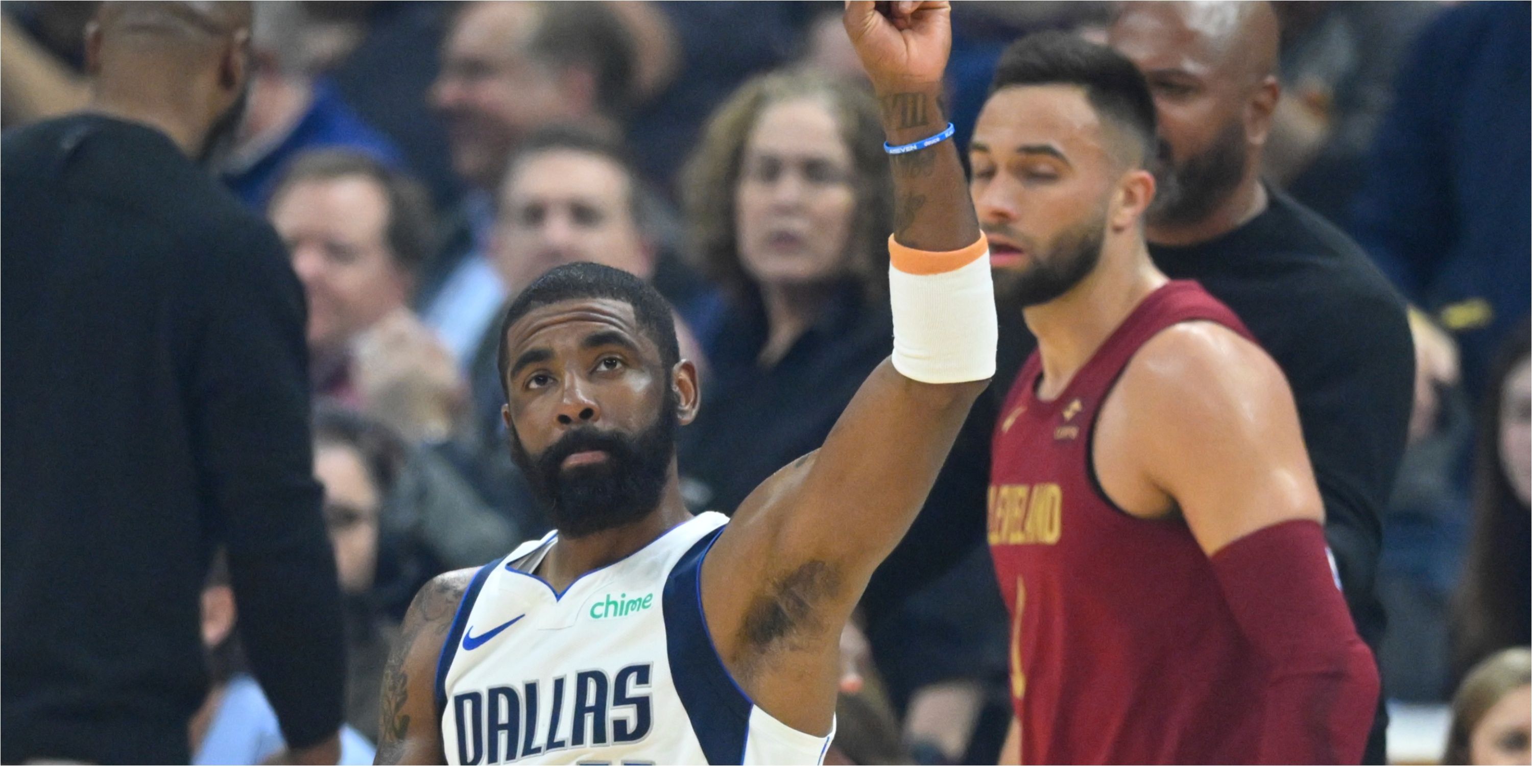 Mavs guard Kyrie Irving gets ovation in return to Cleveland