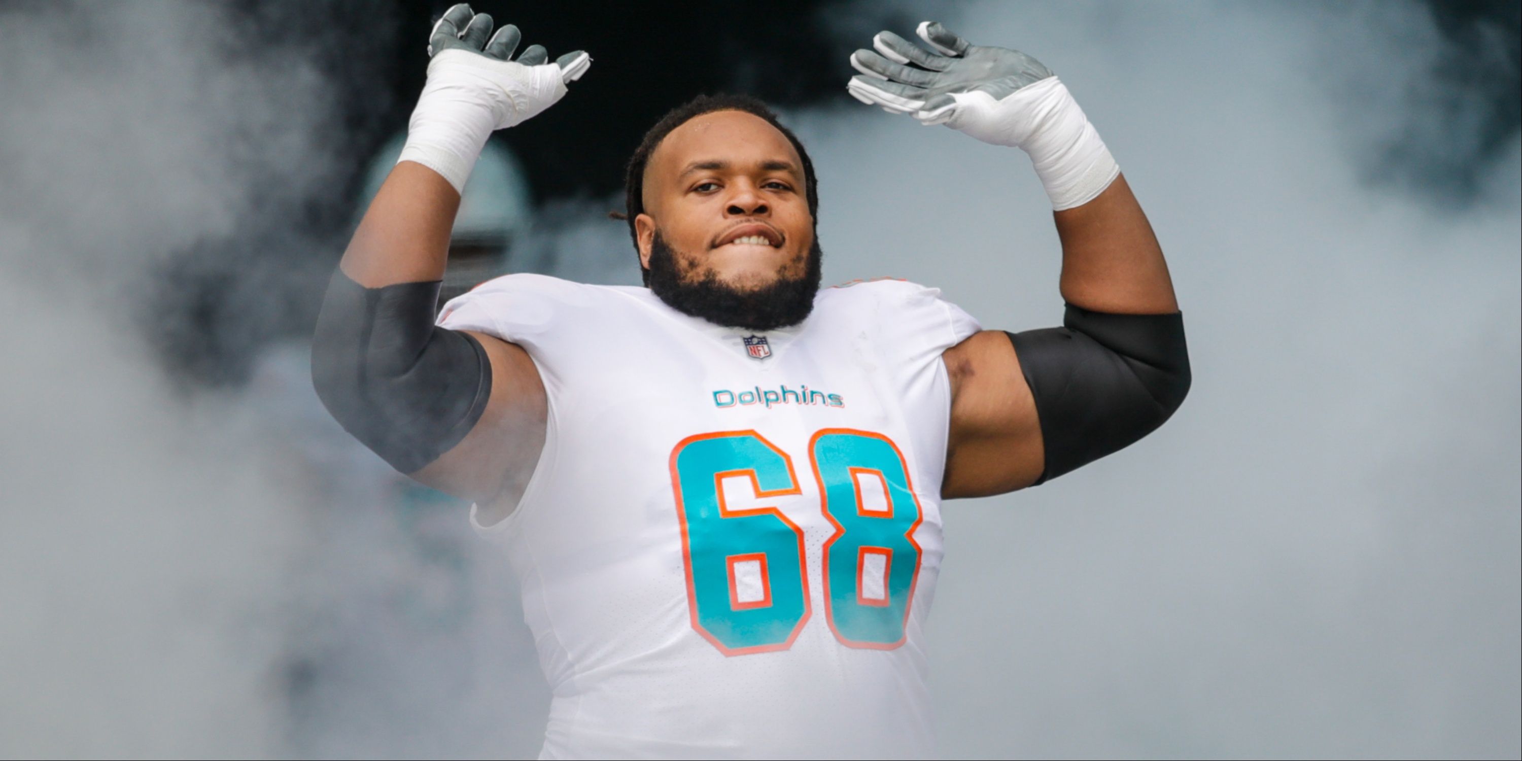 Former Miami Dolphins offensive guard Robert Hunt