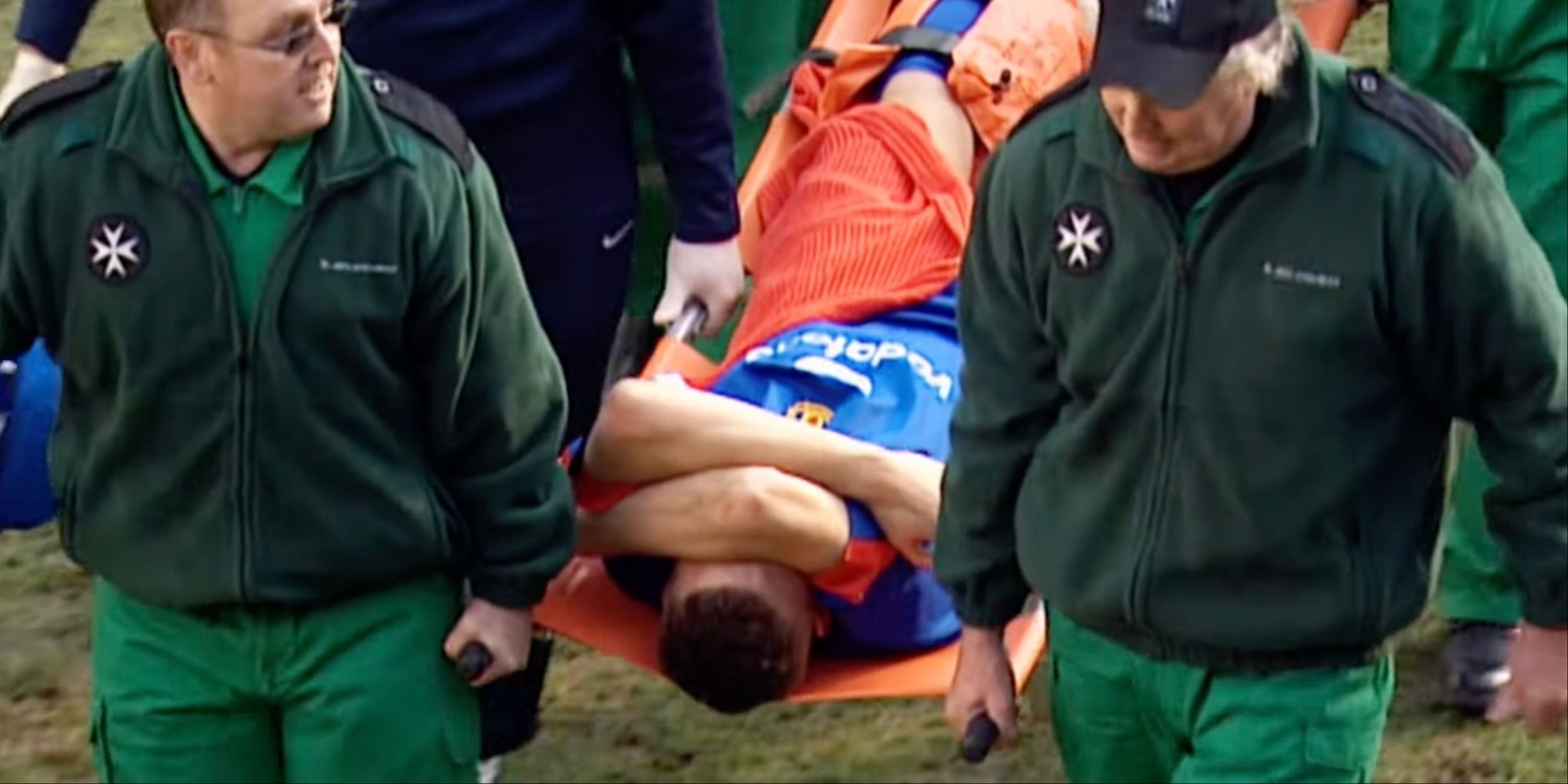 Alan Smith being stretchered off after suffering horrific injury vs Liverpool
