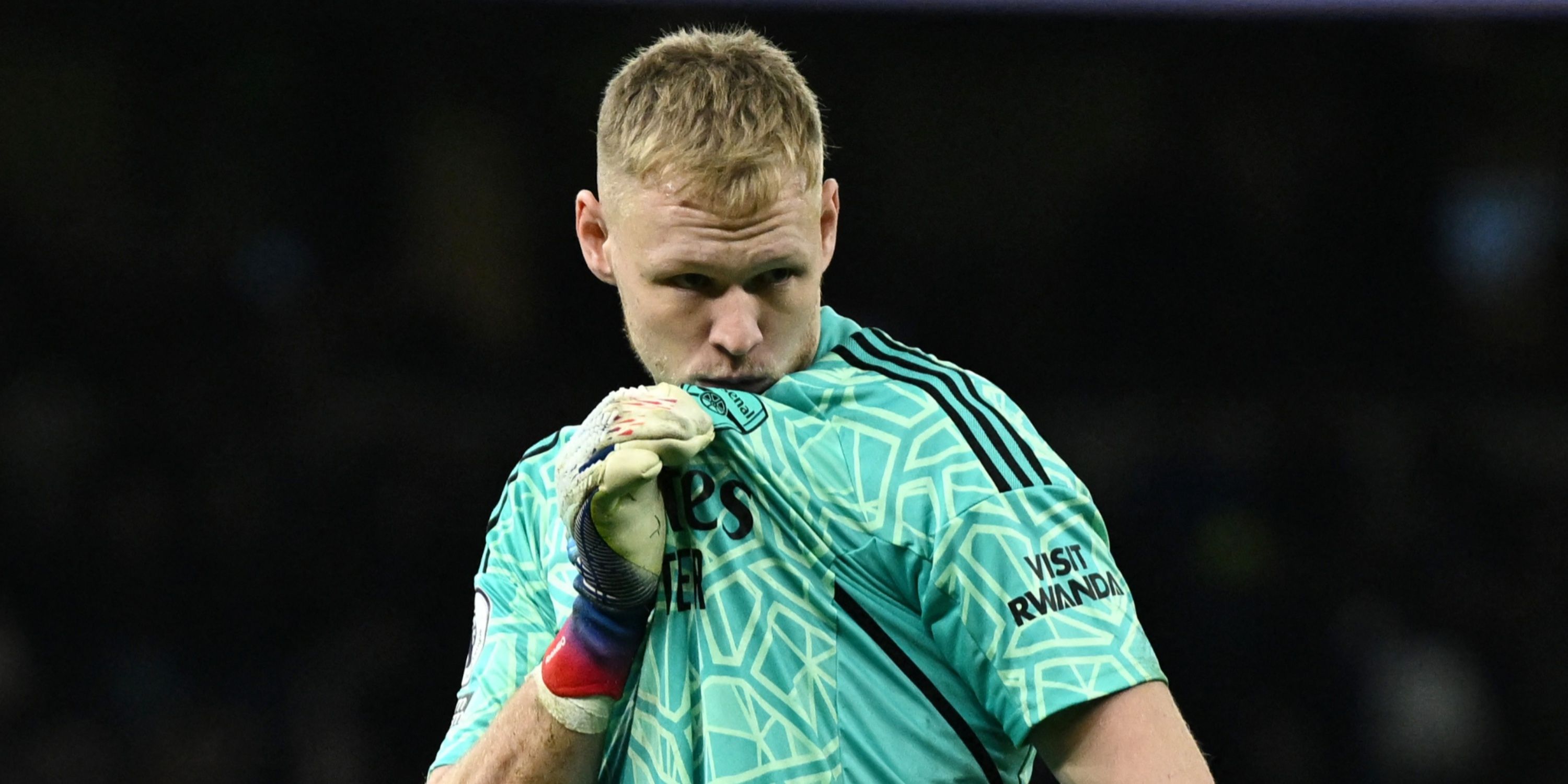 Aaron Ramsdale away to Tottenham kisses the badge