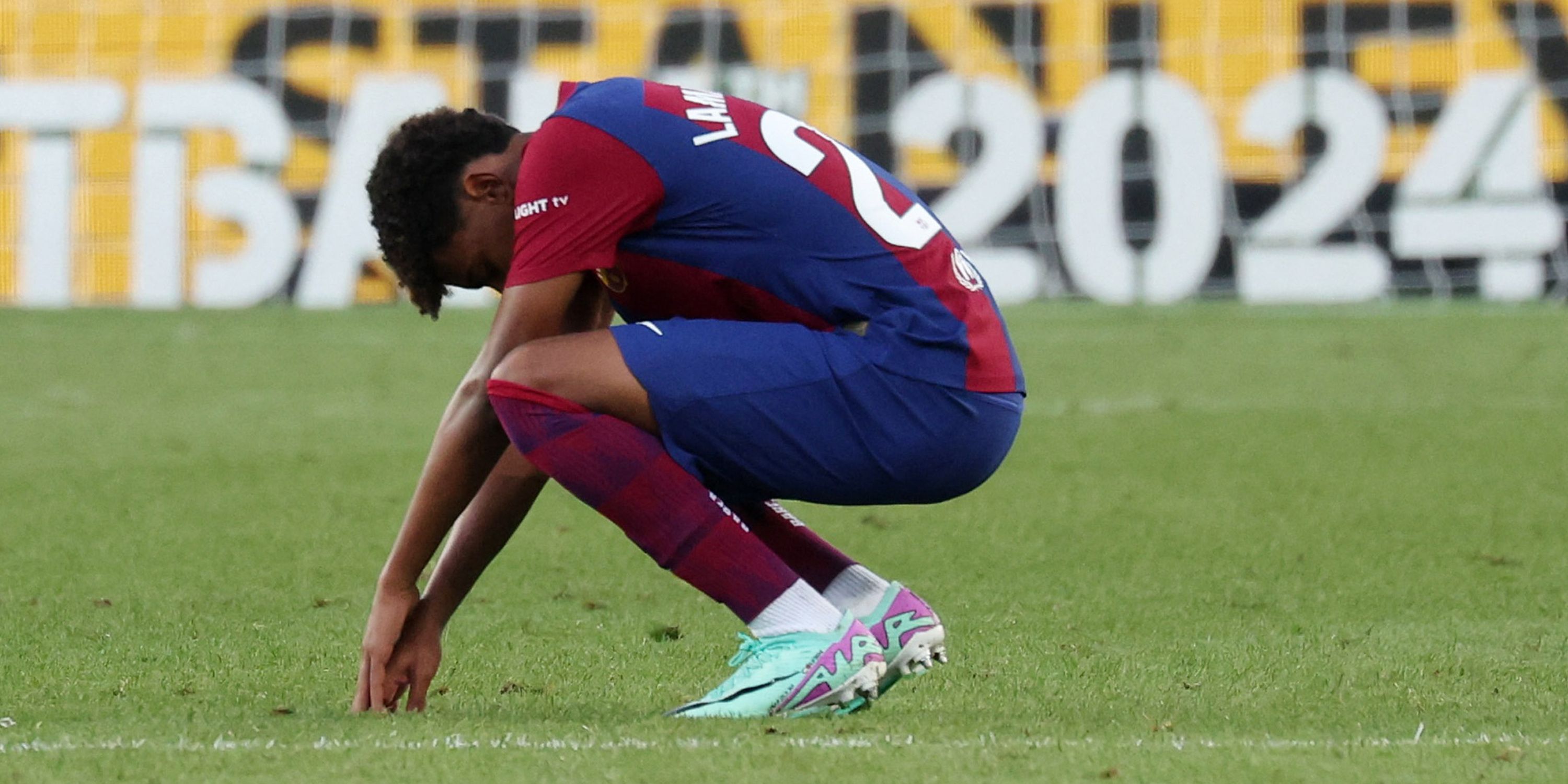 Lamine Yamal looking dejected for Barcelona against Real Madrid