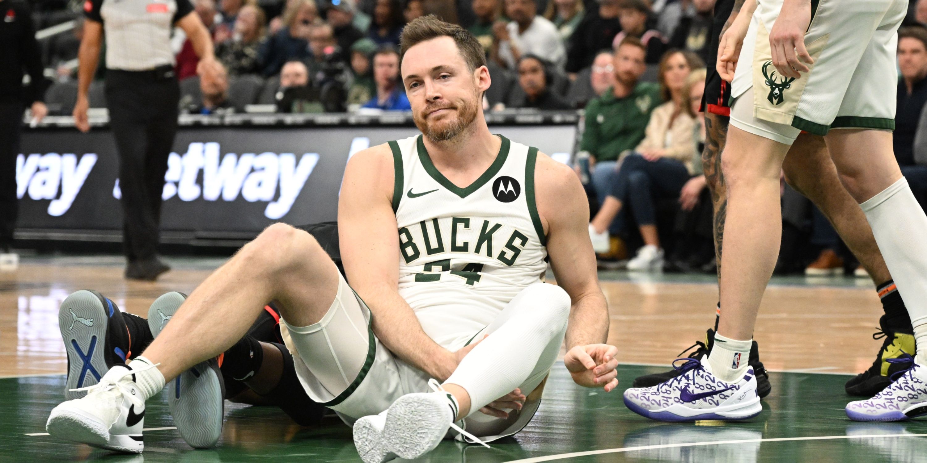 Bucks guard Pat Connaughton