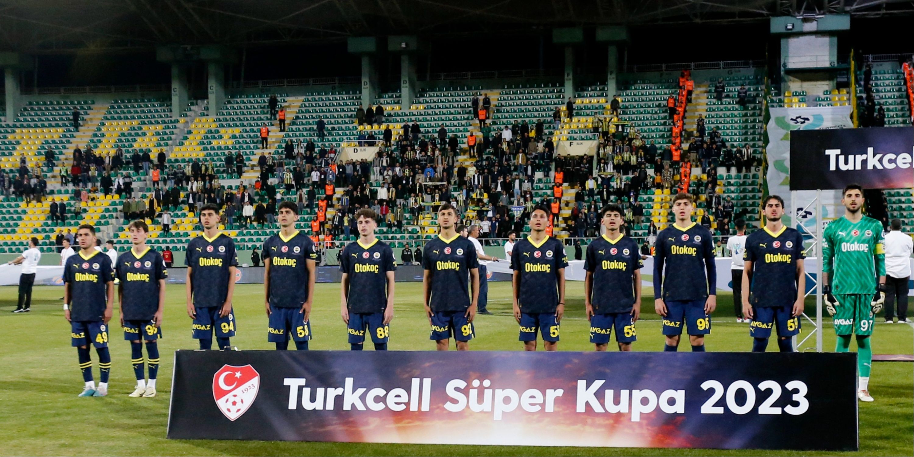 Fenerbahce players line up before Turkish Super Cup
