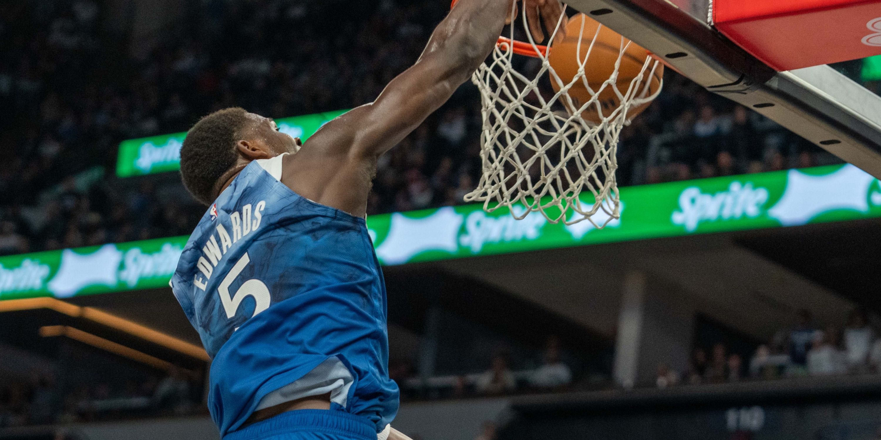 Anthony Edwards dunk