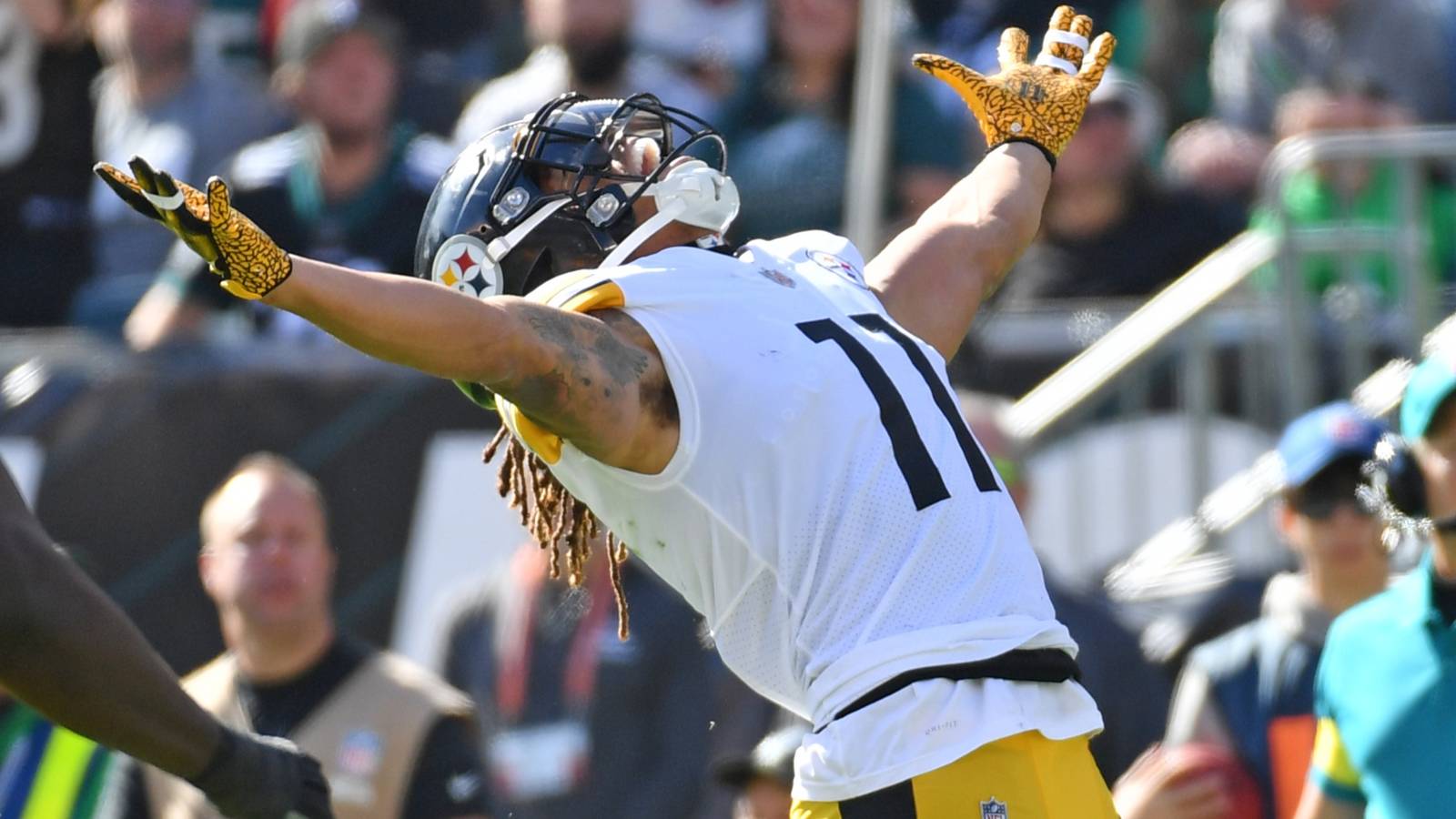 Bills Sign 3 Players, Including Chase Claypool, To 1-Year Deals