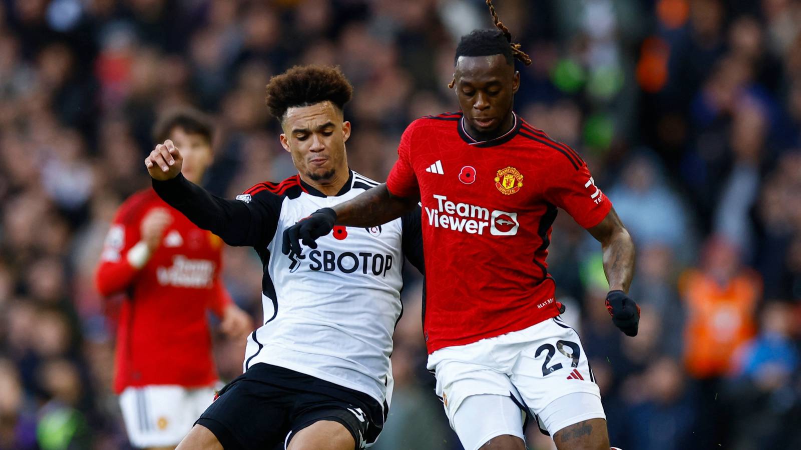 Man Utd Want to Sign Fulham Left-Back Antonee Robinson