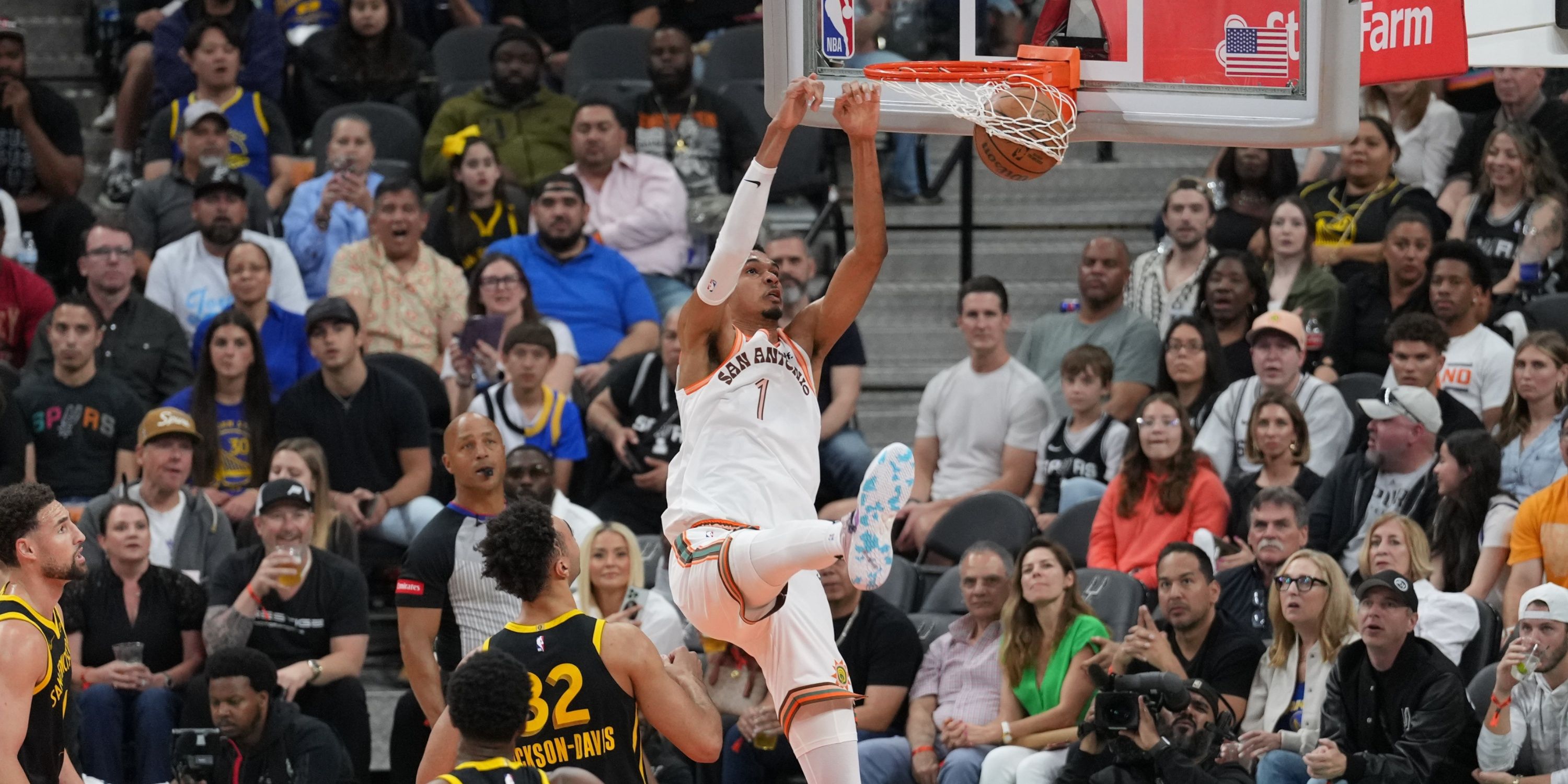 Victor Wembanyama dunk