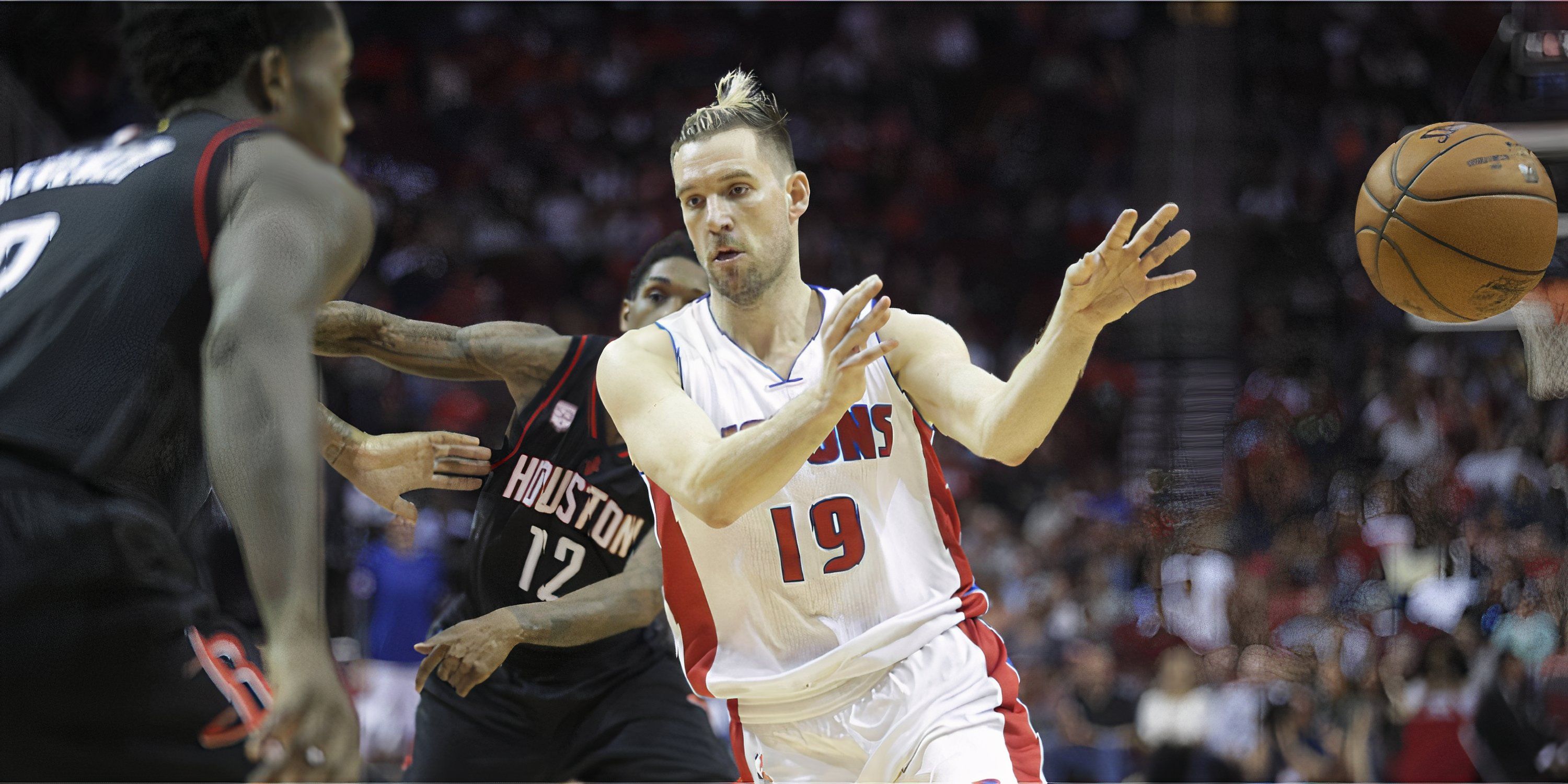 beno udrih playing for the Pistons