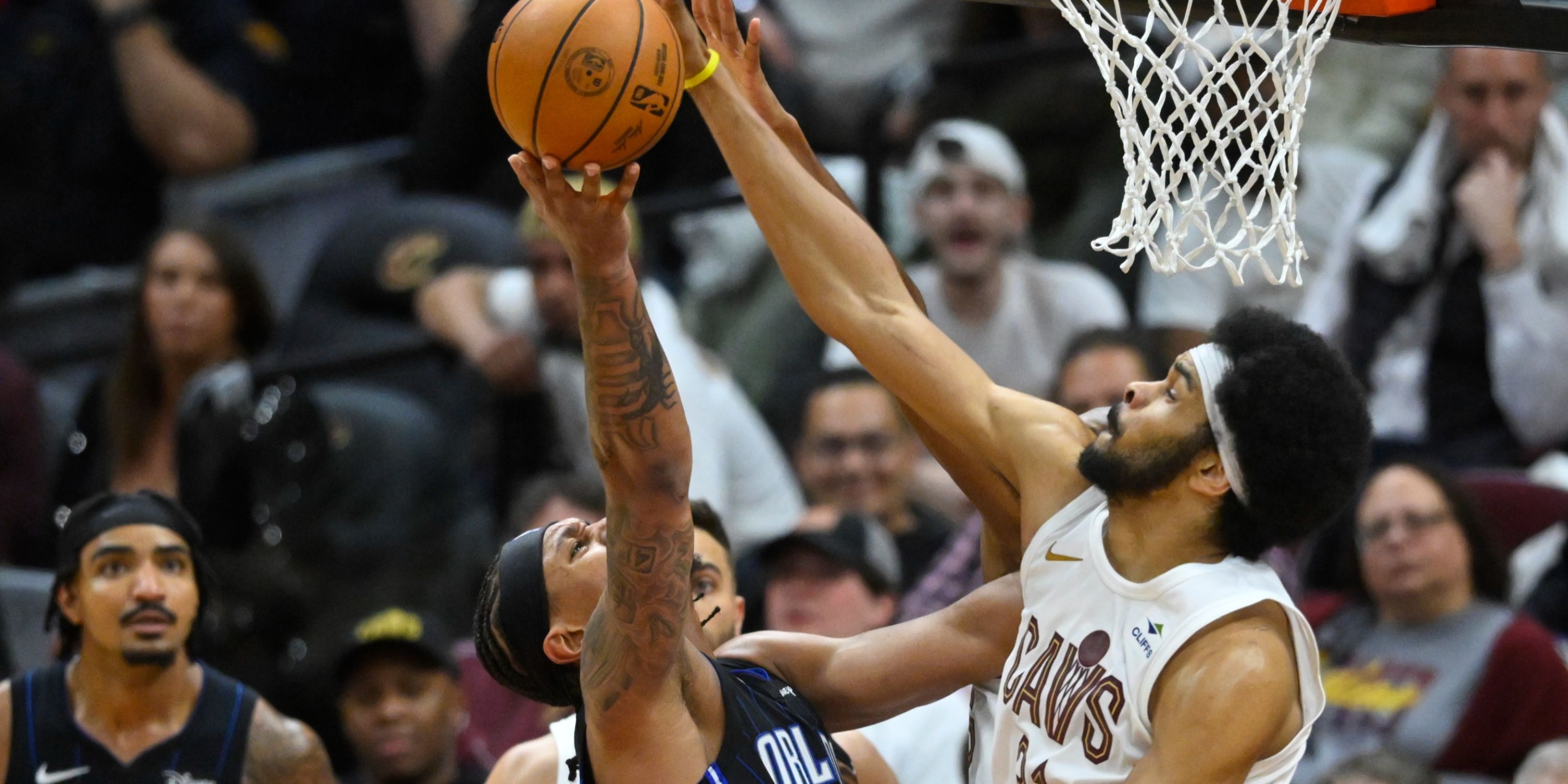 Jarrett Allen and Paolo Banchero