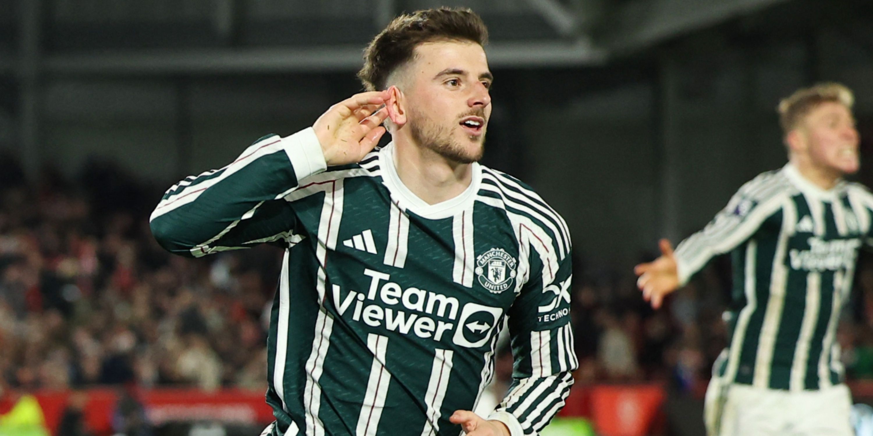 Manchester United midfielder Mason Mount celebrating