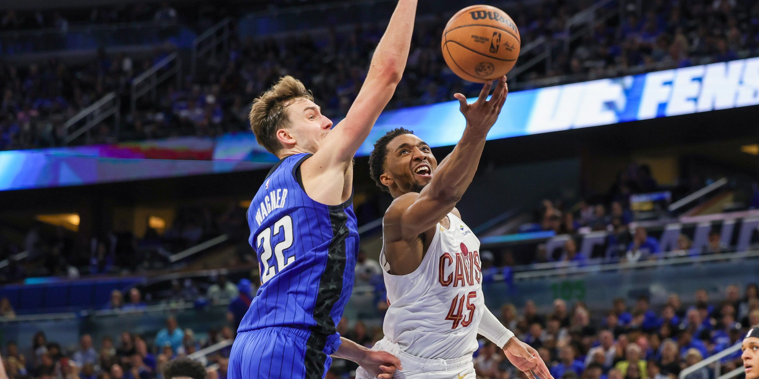 Donovan Mitchell shooting against Franz Wagner