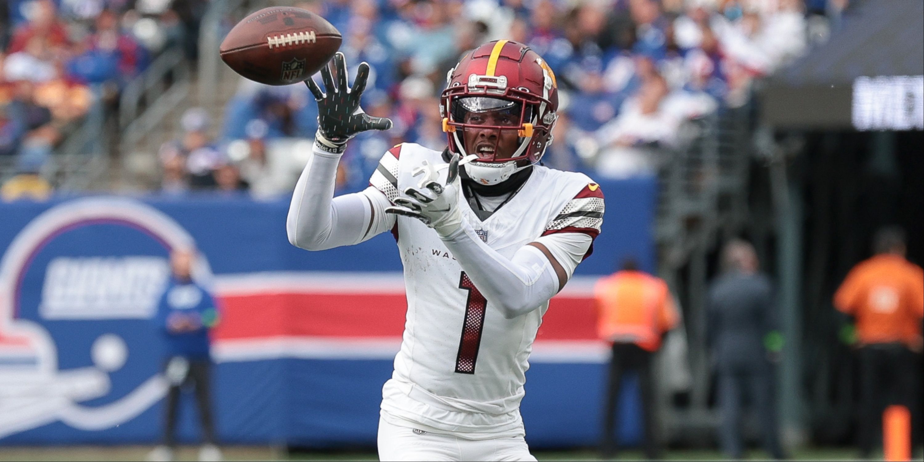 Washington Commanders WR Jahan Dotson makes a catch