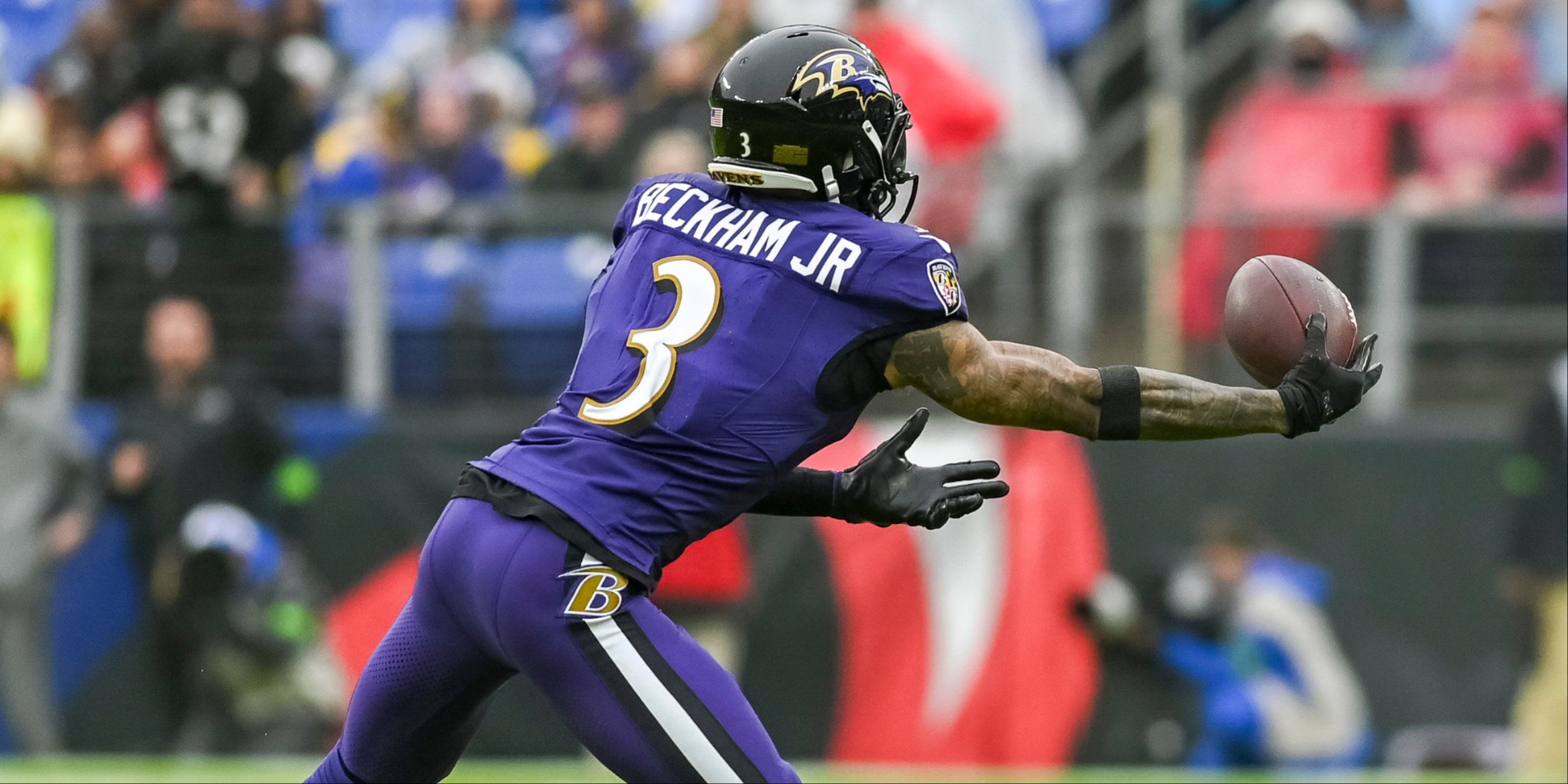 Baltimore Ravens WR Odell Beckham Jr goes for a one-handed grab