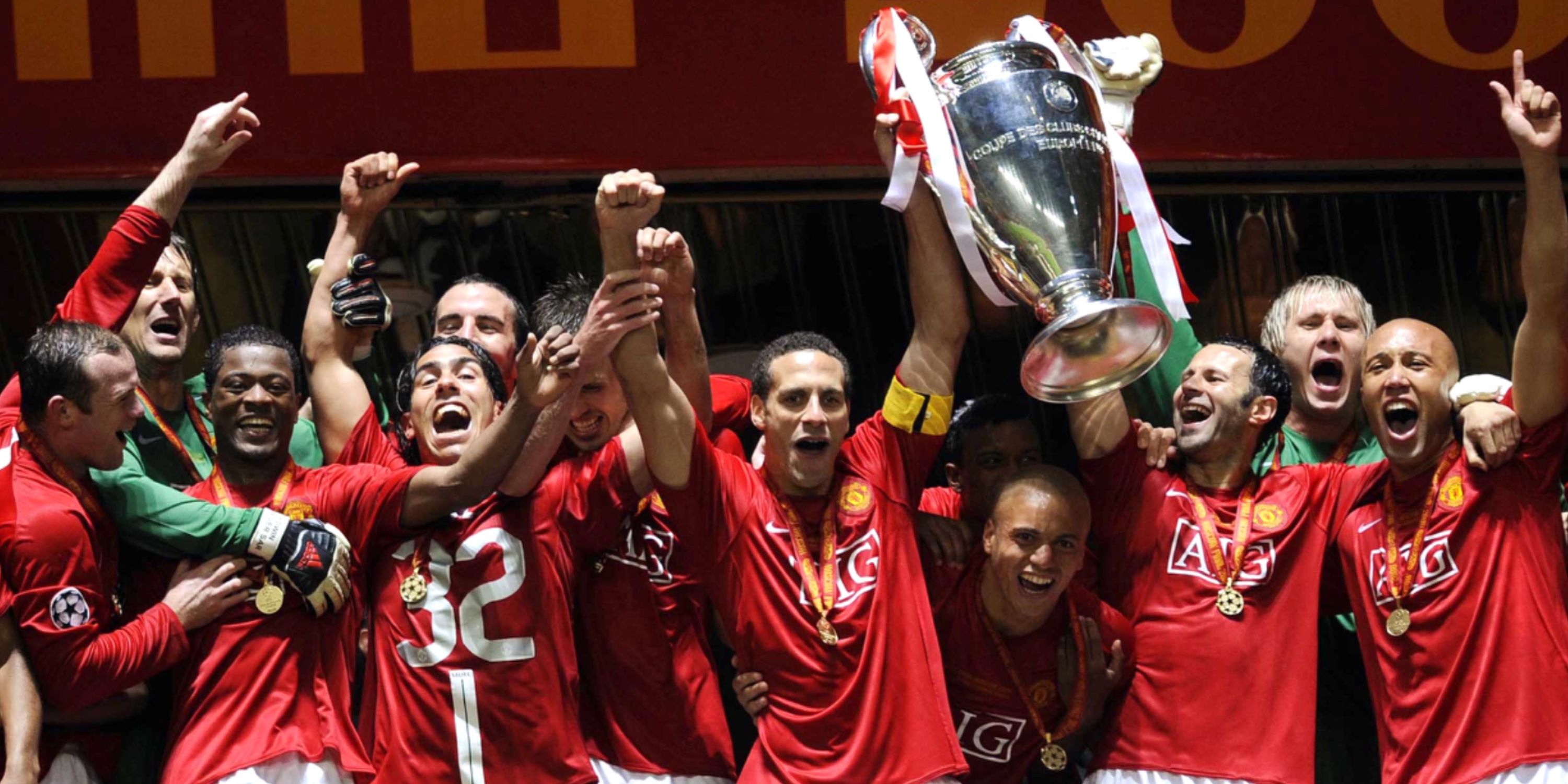 Manchester United players with the Champions League trophy