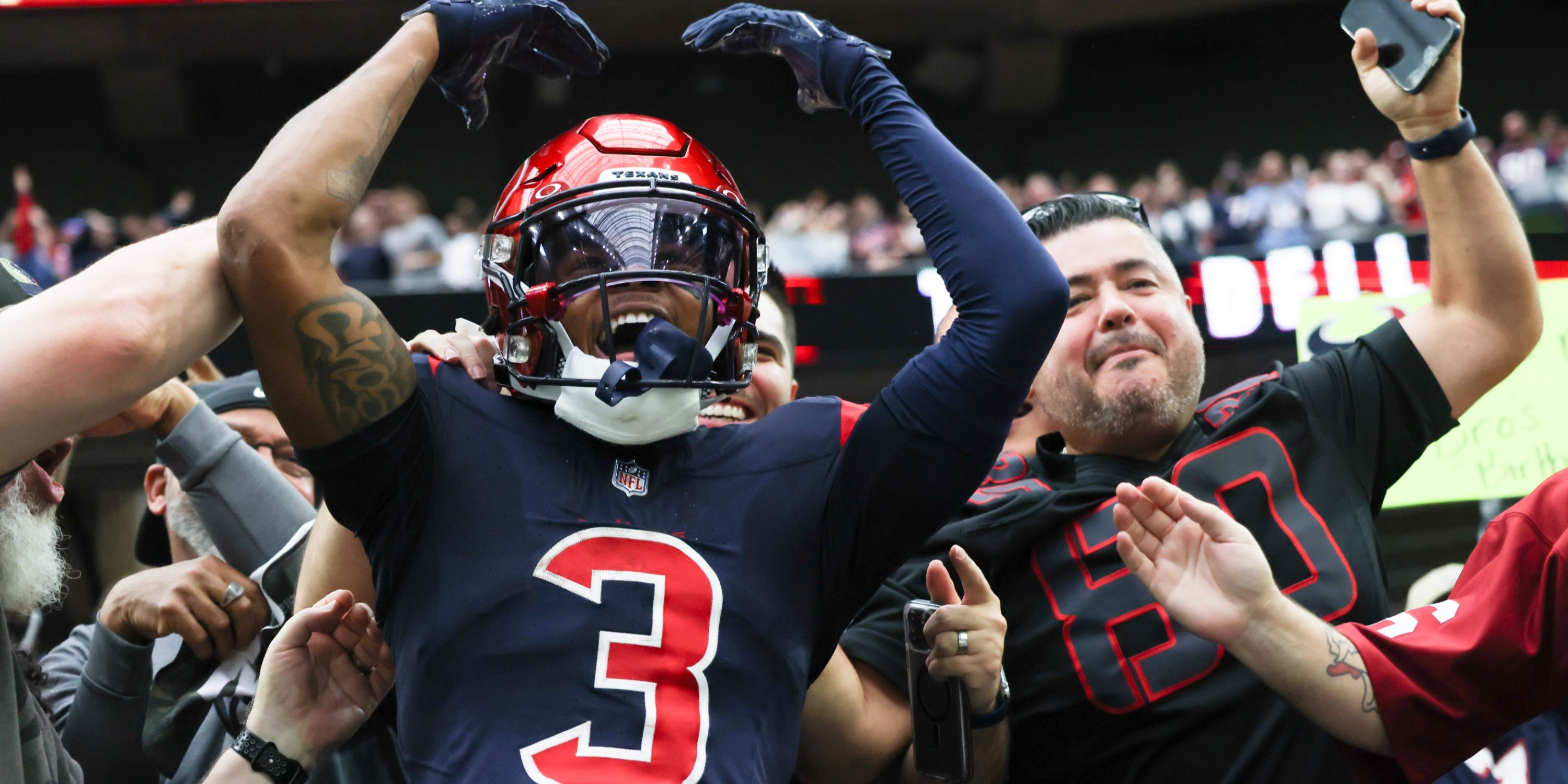 Houston Texans WR Tank Dell celebrates after a touchdown. 