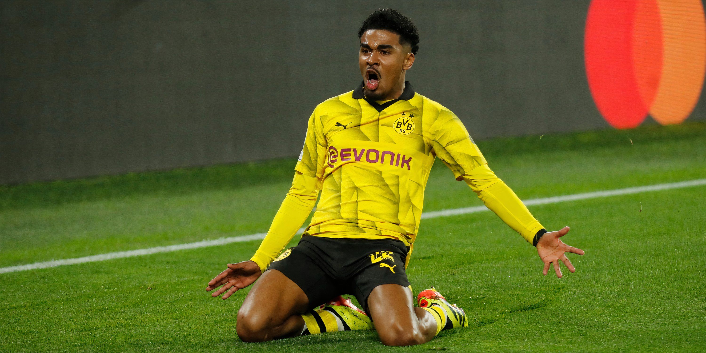 Borussia Dortmund 'Concerned' About Ian Maatsen Deal