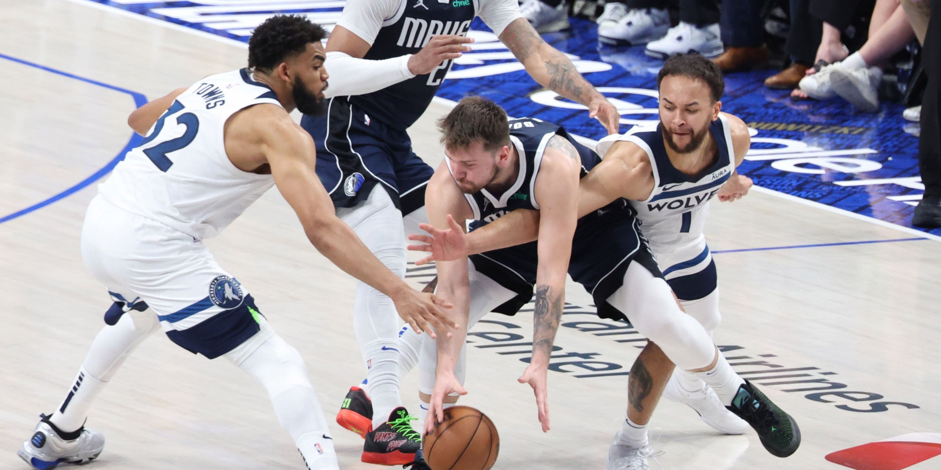 Luke being guarded by Kyle Anderson and Karl-Anthony Towns