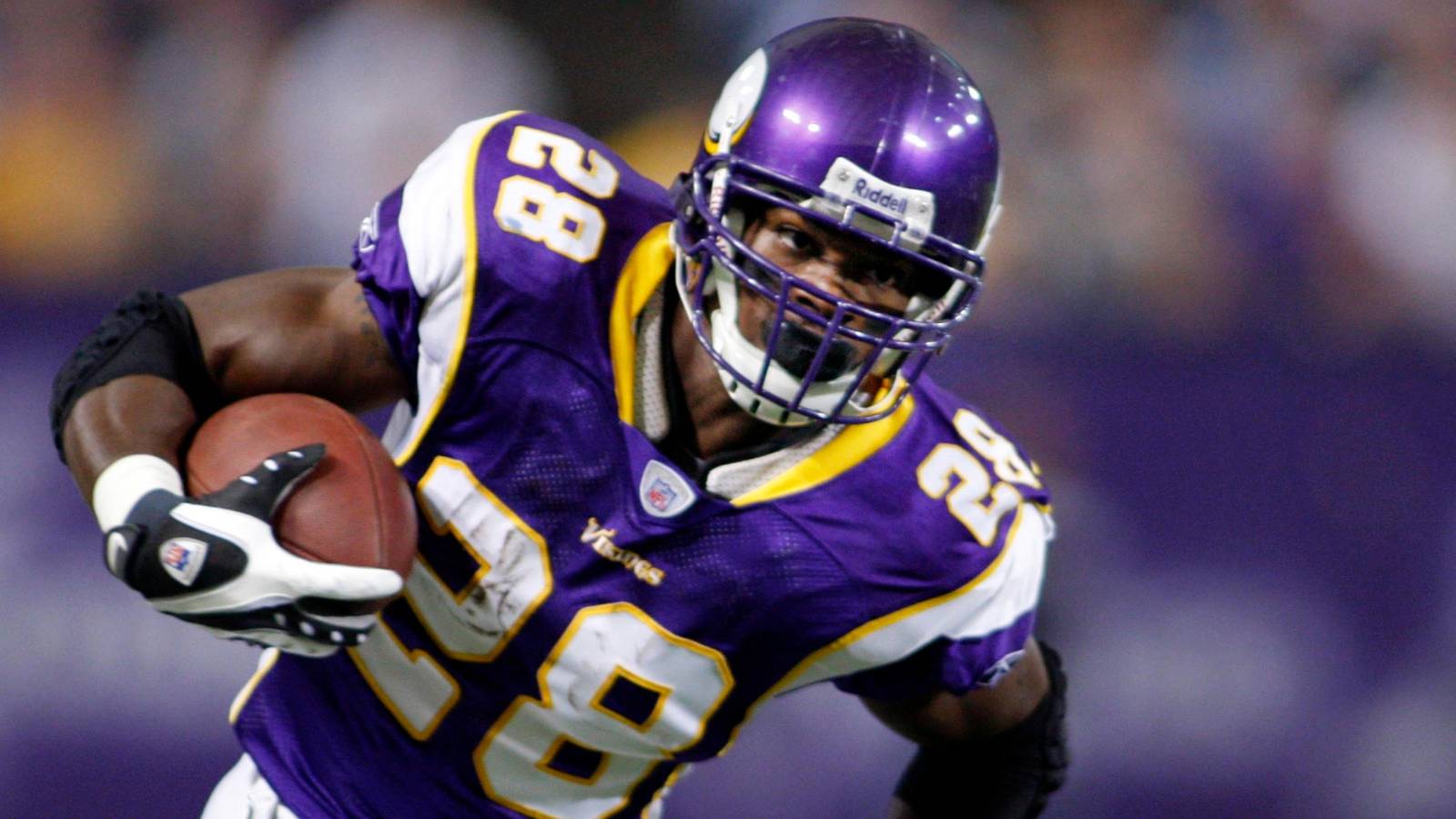 the-10-nfl-running-backs-with-the-most-rushing-yards-in-a-game