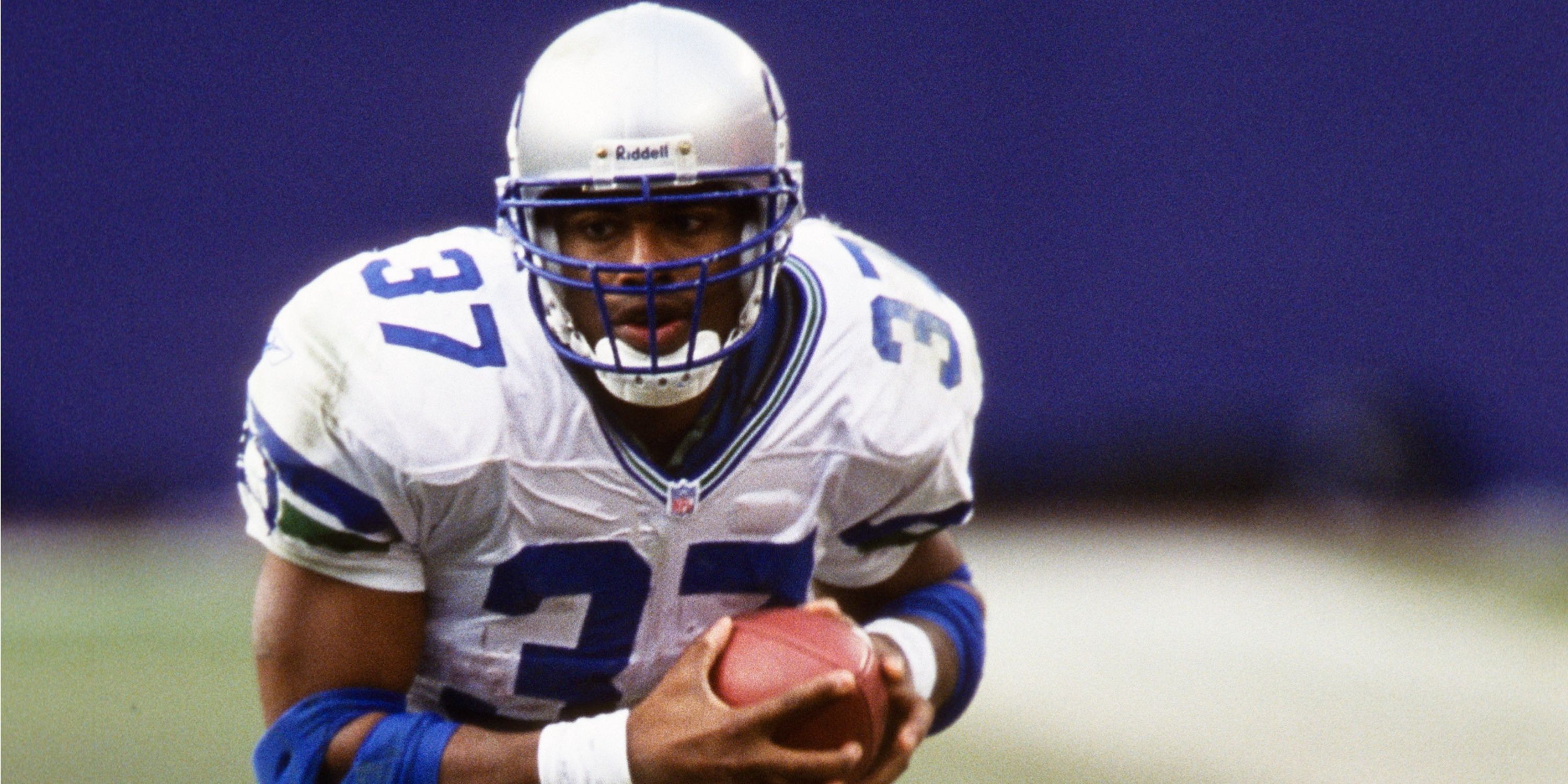 The 10 NFL Running Backs With the Most Rushing Yards in a Game