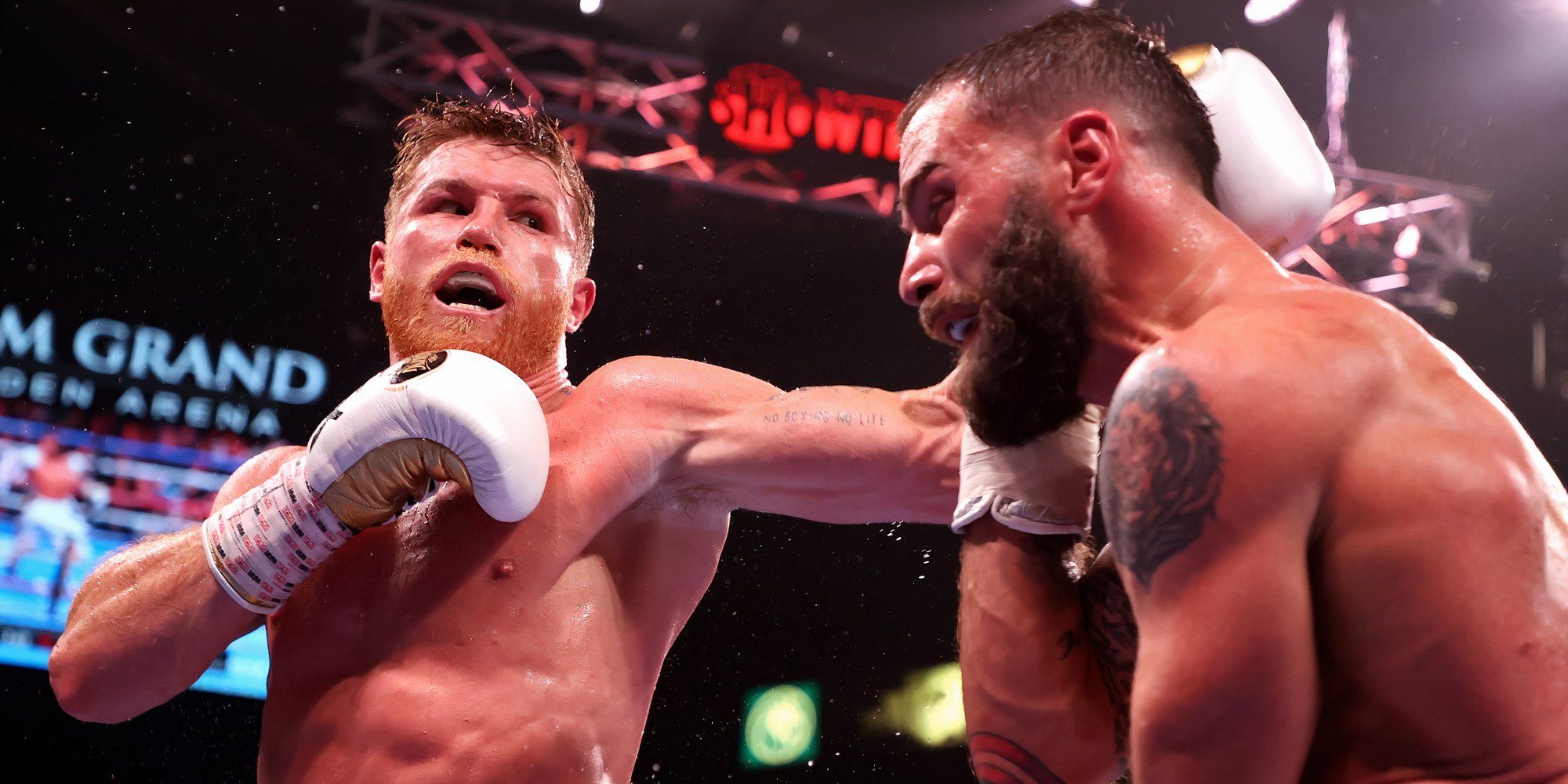 Canelo Alvarez v Caleb Plant