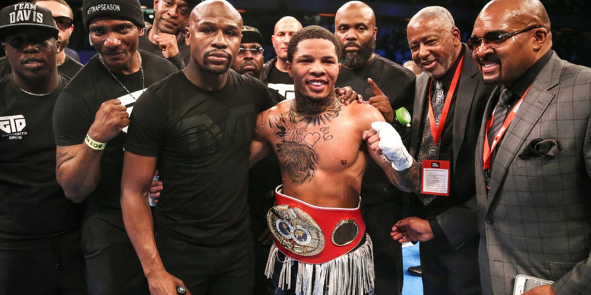 Floyd Mayweather Poses With Gervonta Davis