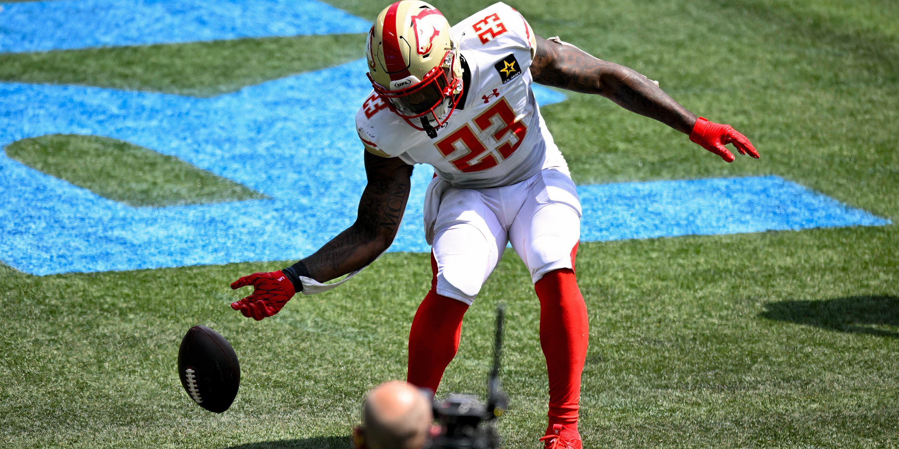 Ricky Person Jr scoring a touchdown while playing for the Birmingham Stallions.