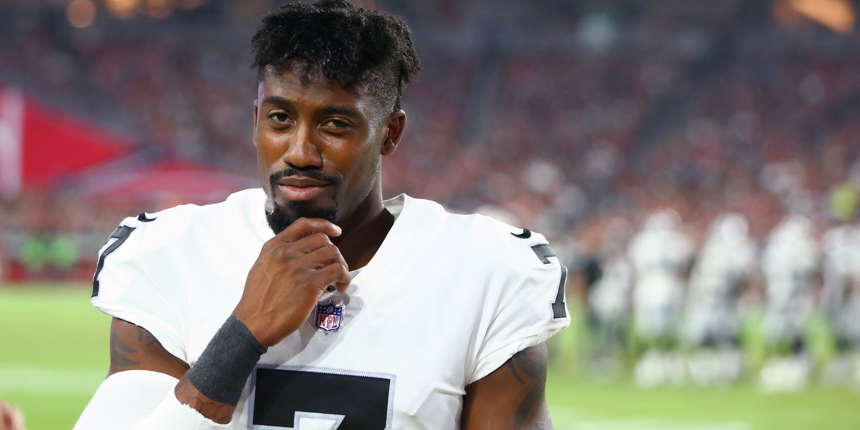 Marquette King on the sidelines for the Raiders 