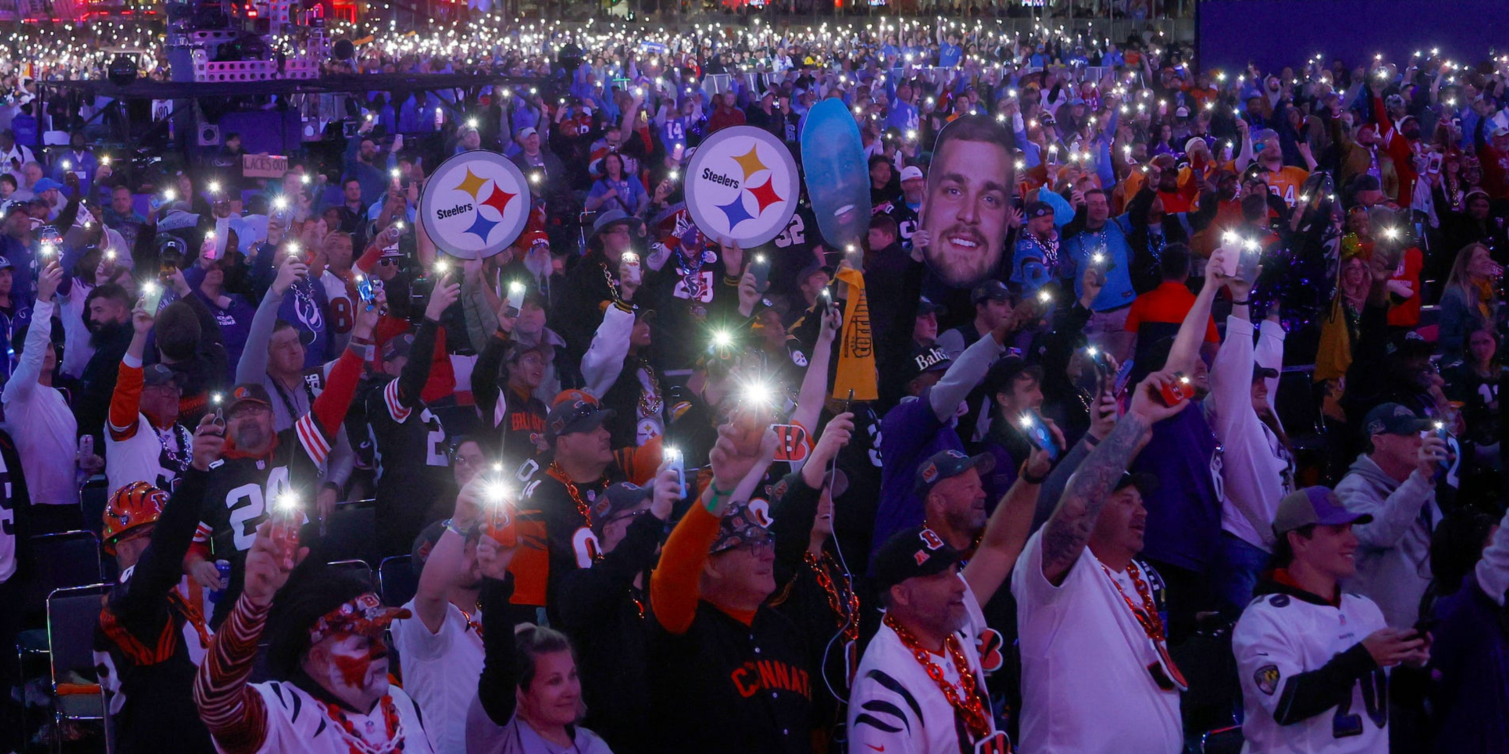 NFL fans at the draft