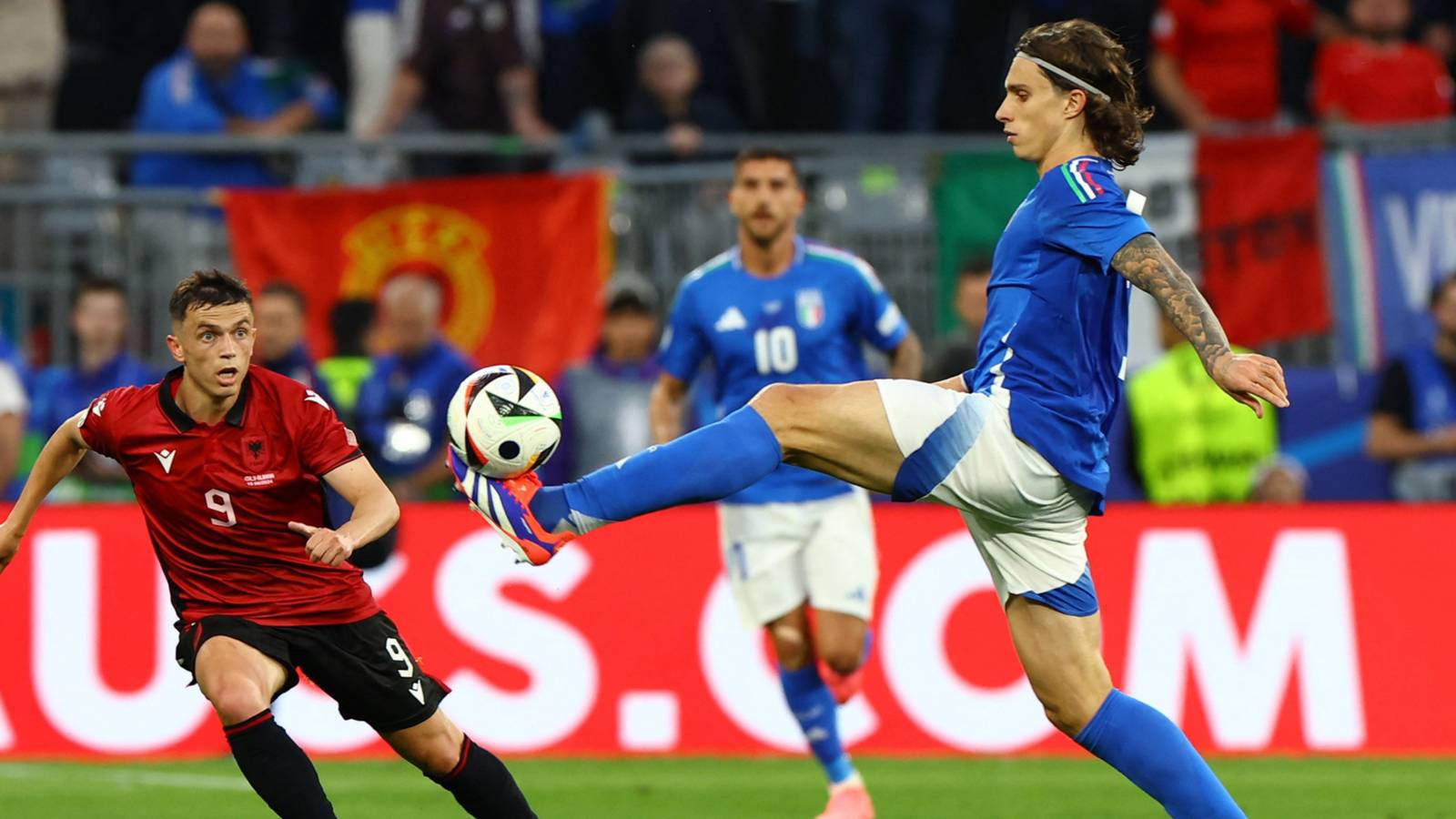 Arsenal's Calafiori 'Completely Absent' in Disappointing Italy defeat