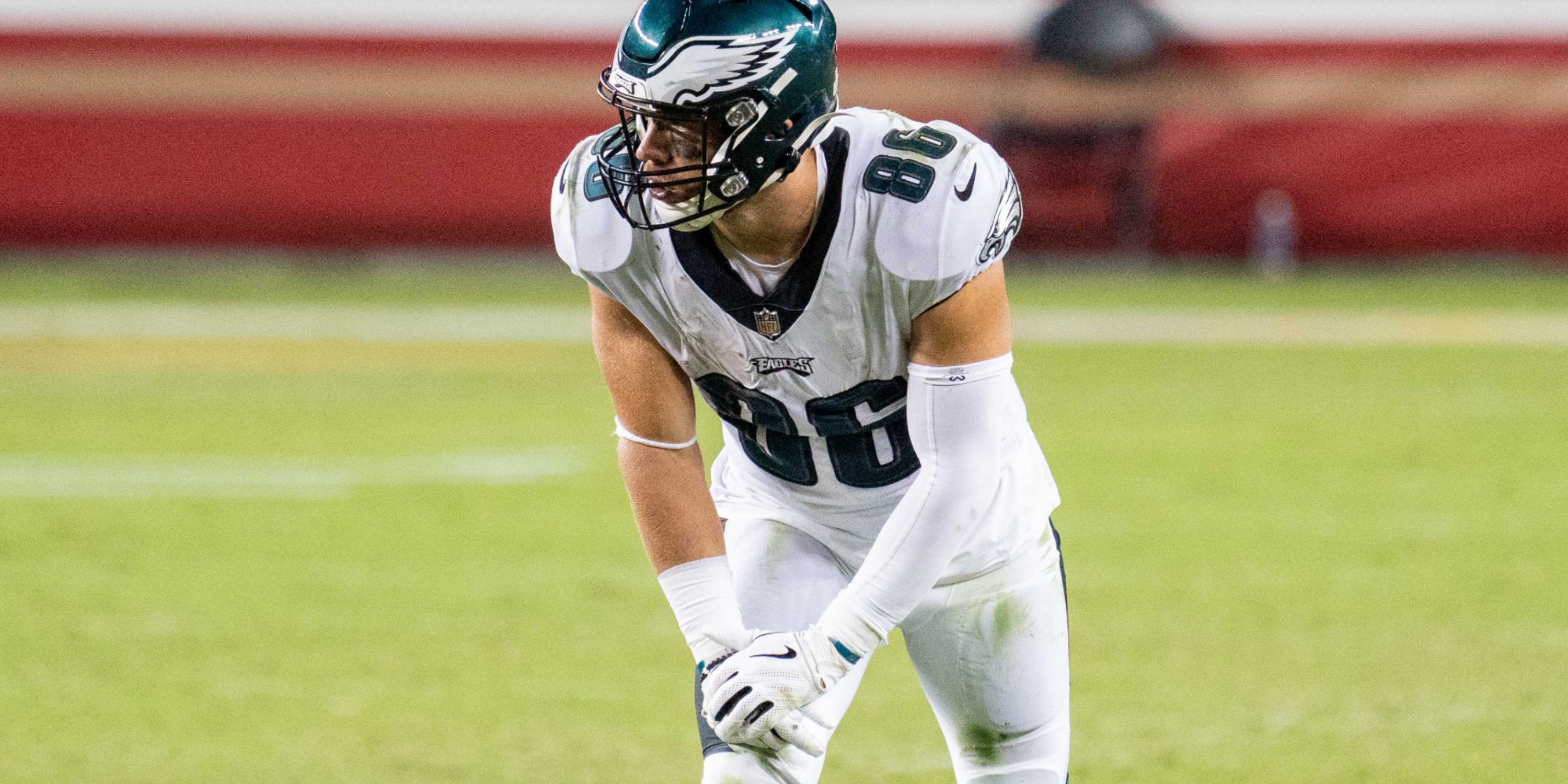 Zach Ertz Helps Commanders Learn Kliff Kingsbury's Offense