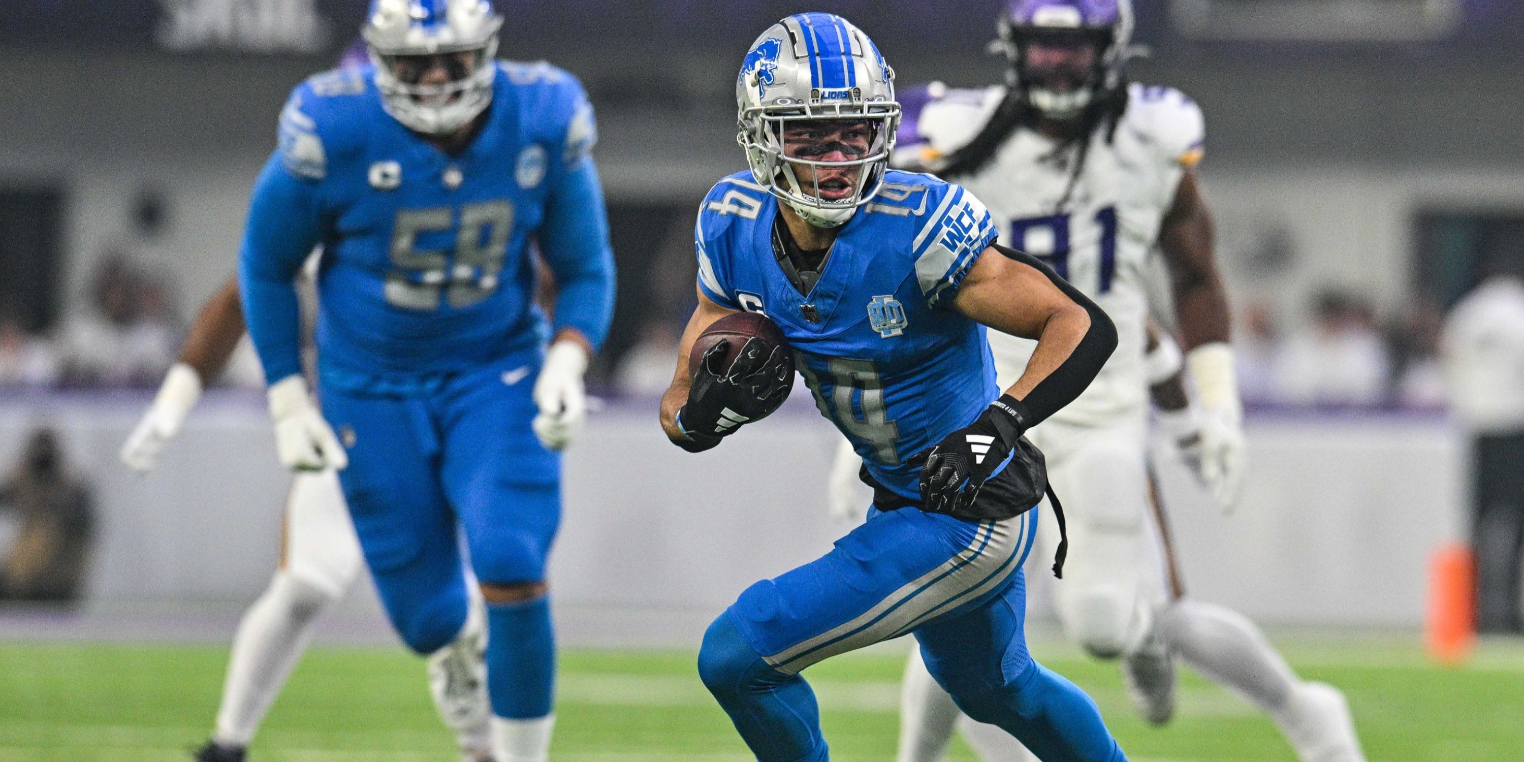 Lions WR Amon-Ra St. Brown gets yards after catch against Vikings