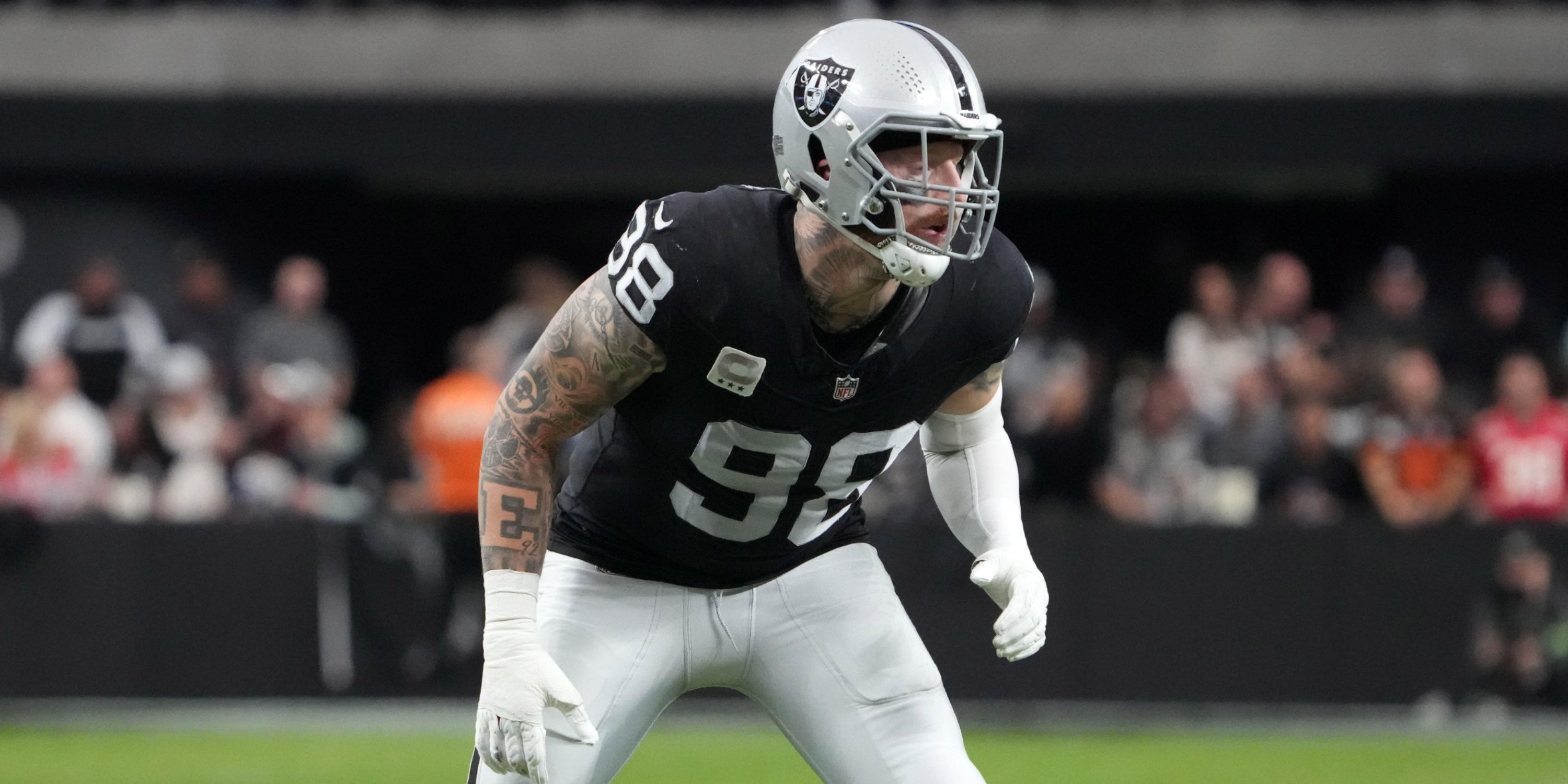 Las Vegas Raiders DE Maxx Crosby lines up