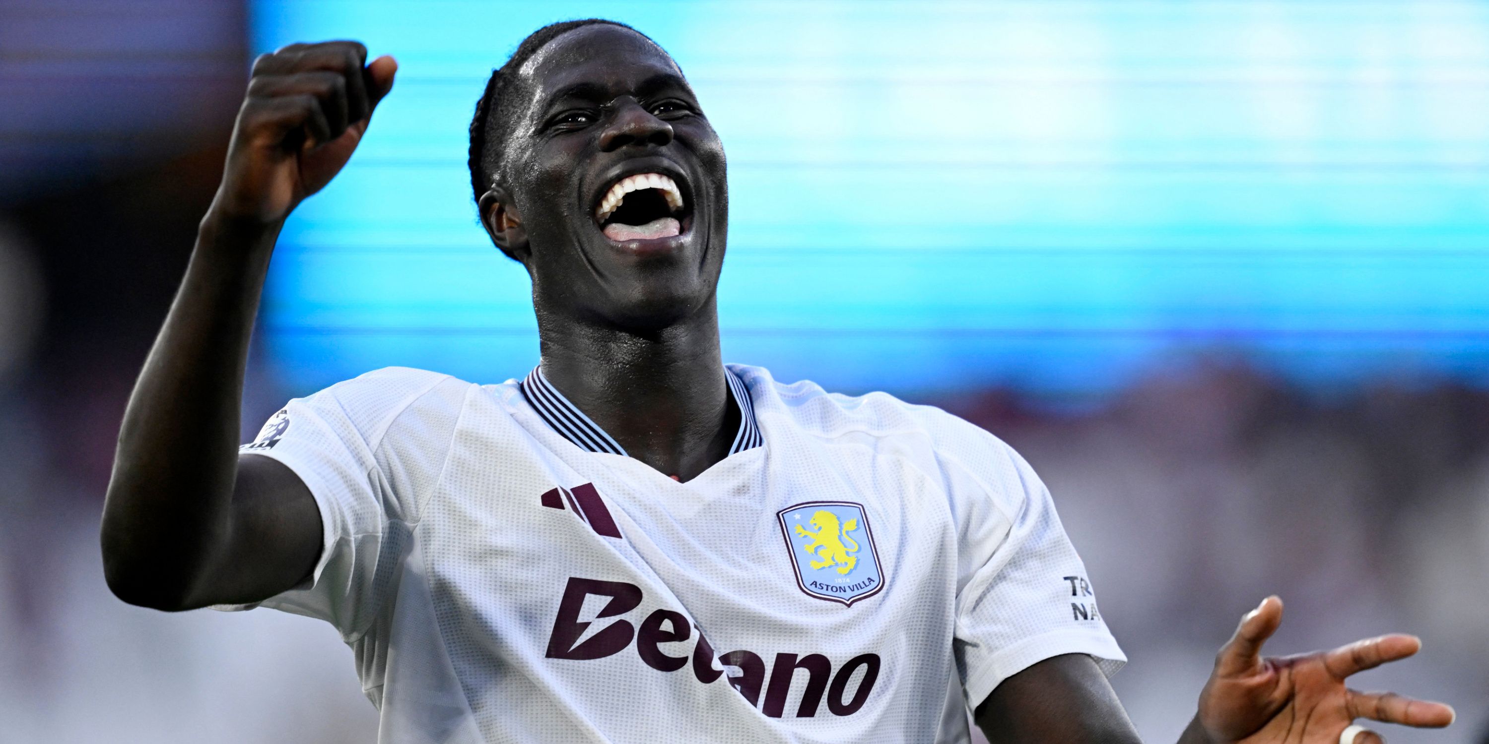 Aston Villa's Amadou Onana celebrating