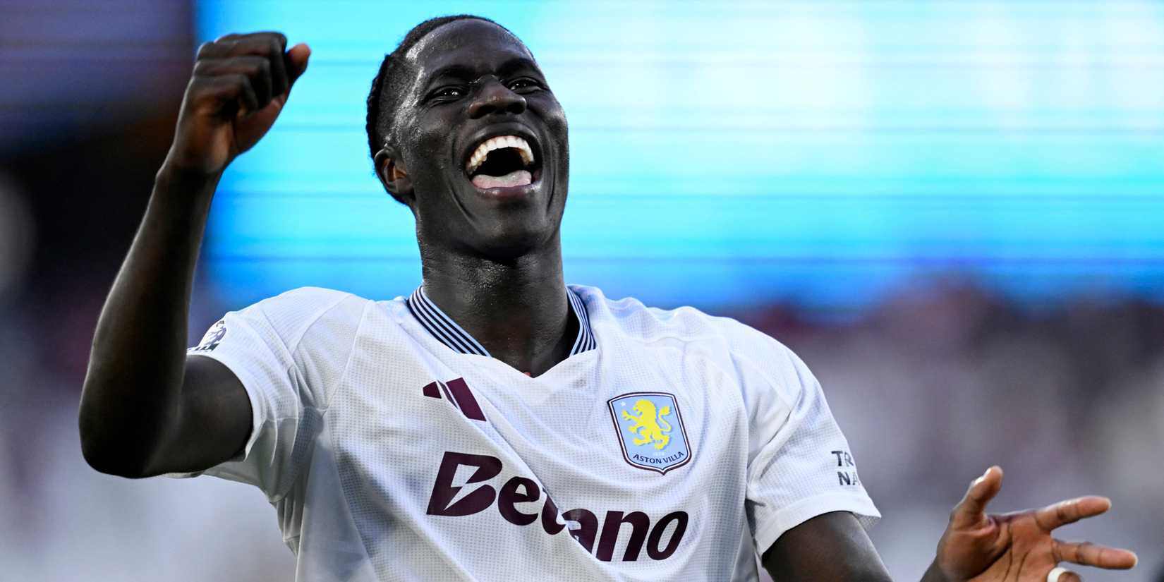 Aston Villa's Amadou Onana celebrating