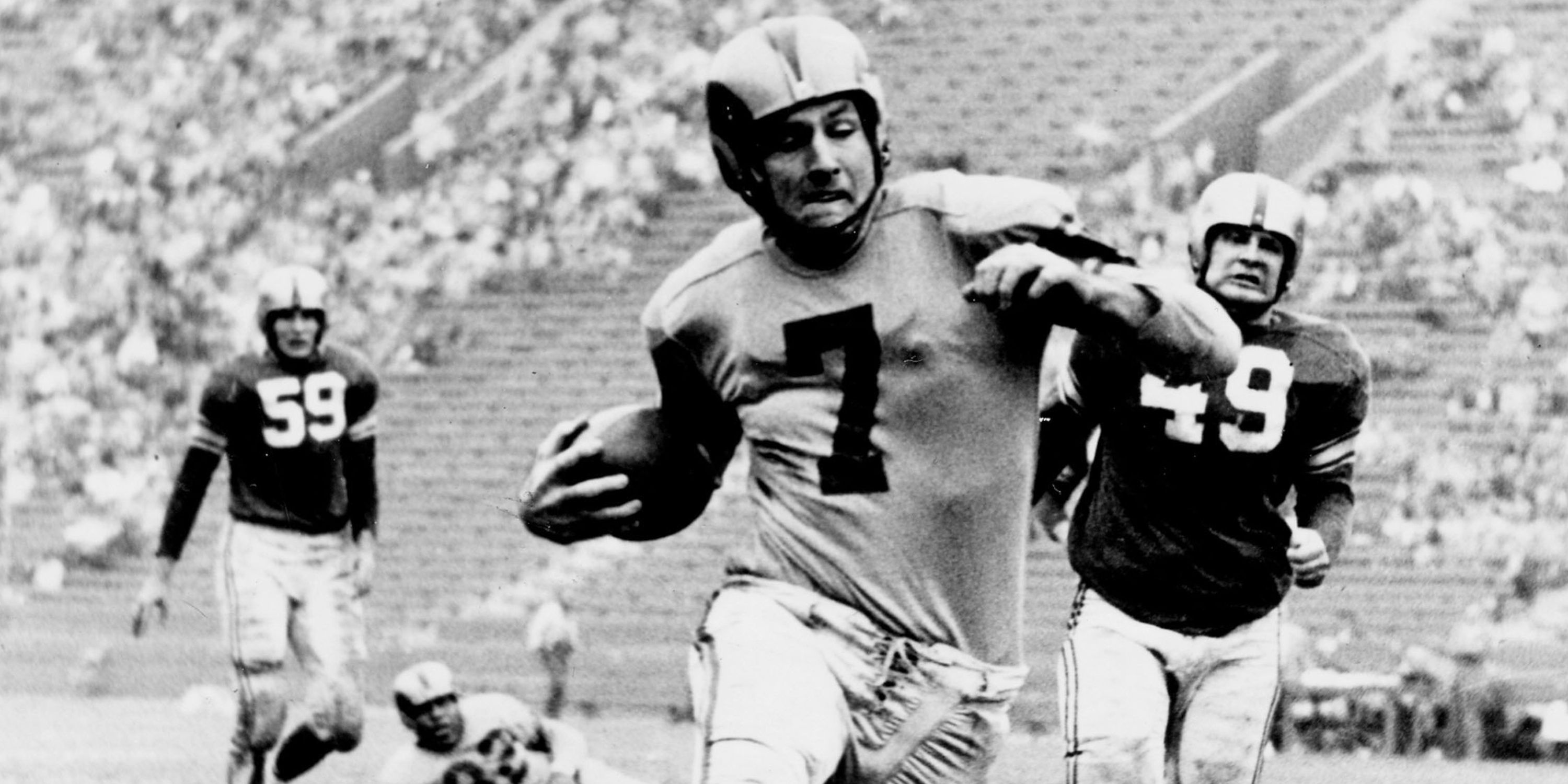 10 NFL Quarterbacks Who Threw the Most Interceptions in a Game