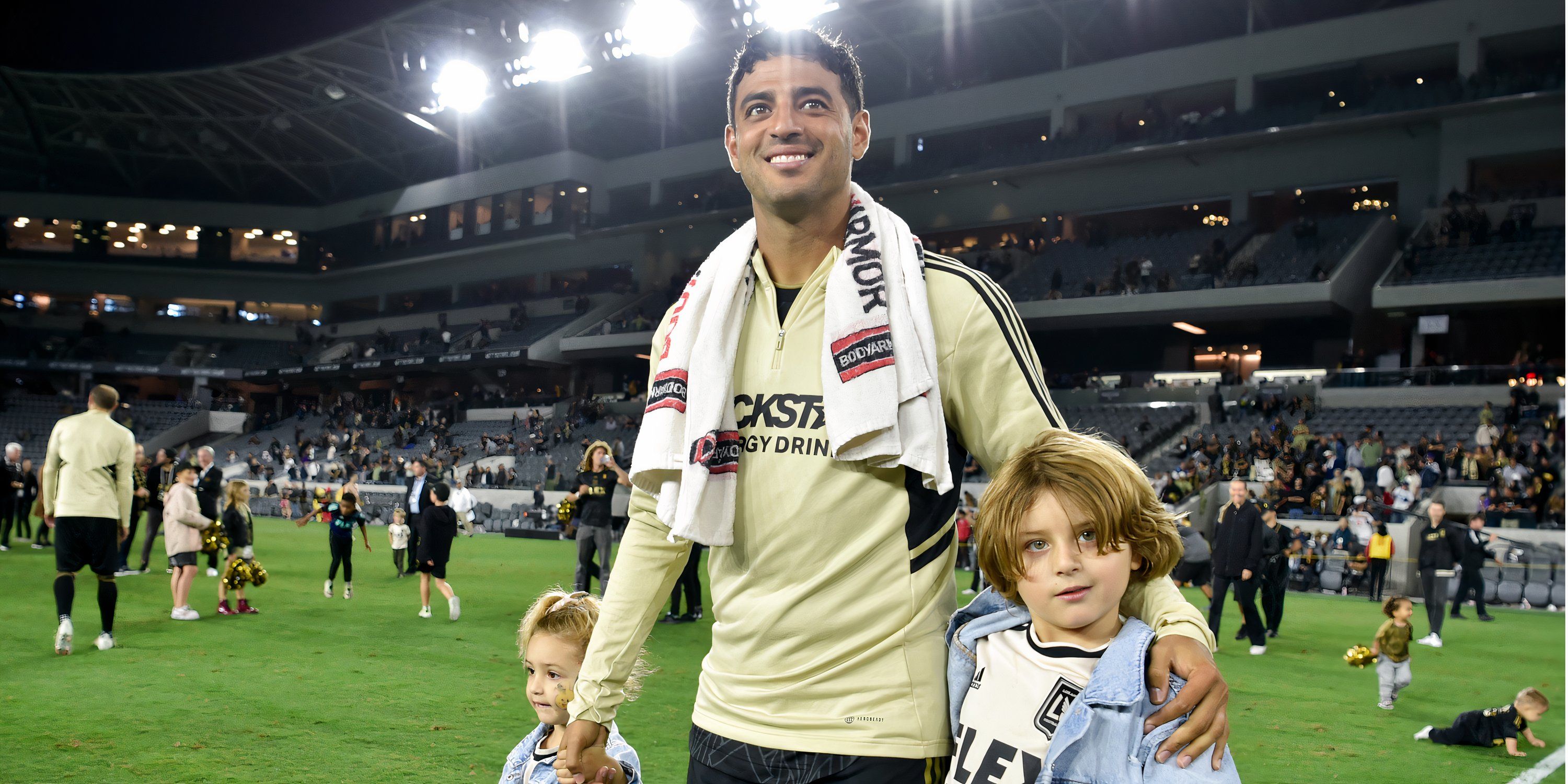 Carlos Vela with his kids in 2023