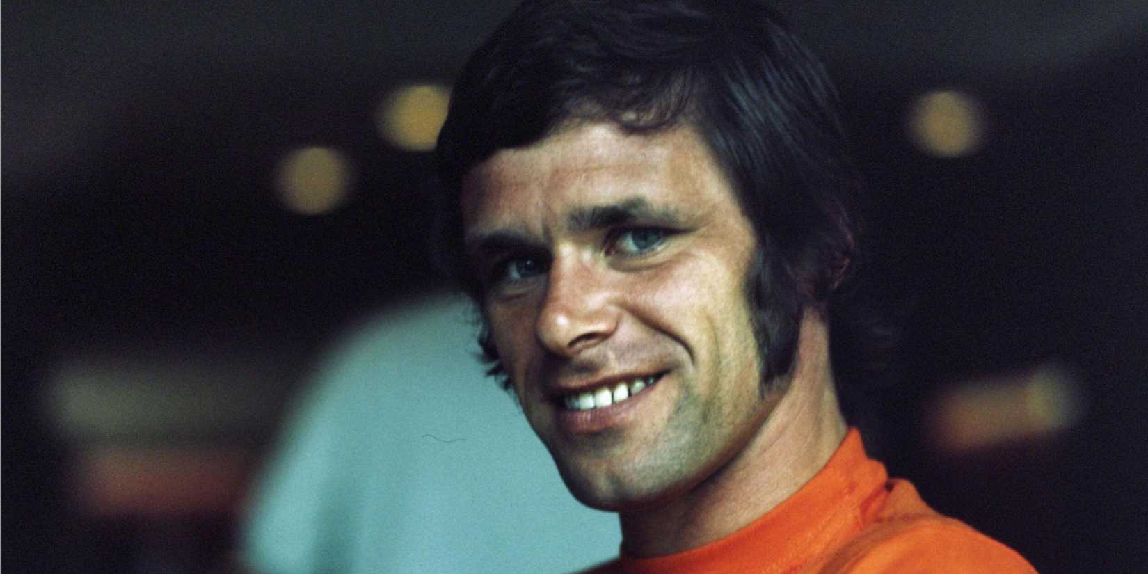 10 Greatest Sweeper Keepers in Football History [Ranked]