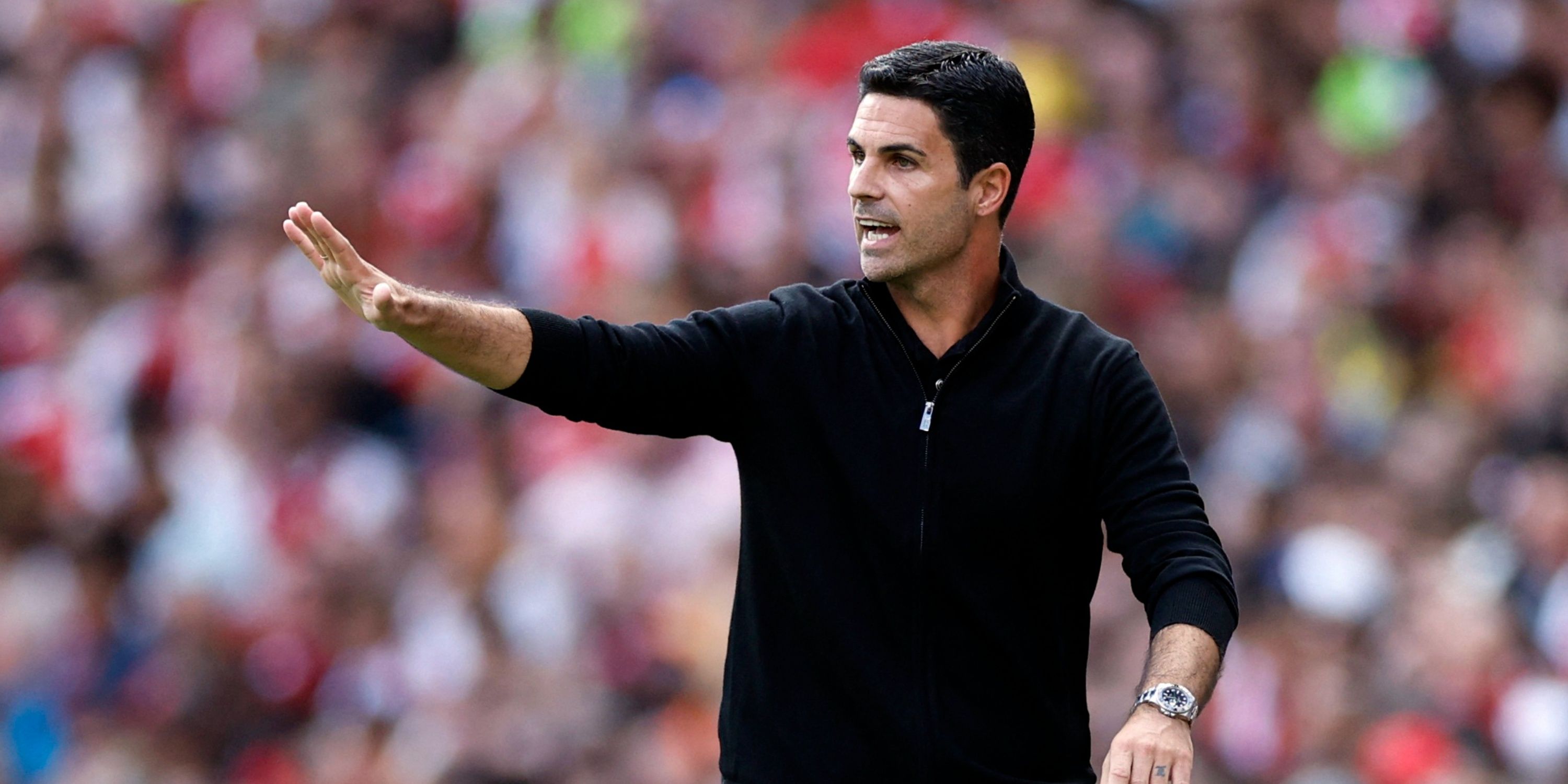 Arsenal boss Mikel Arteta on the touchline