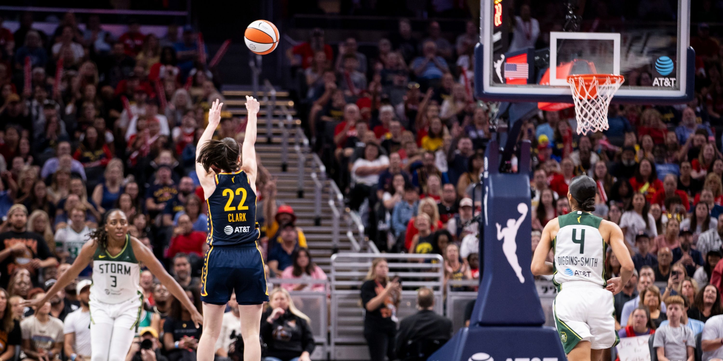 Indiana Fever Caitlin Clark 