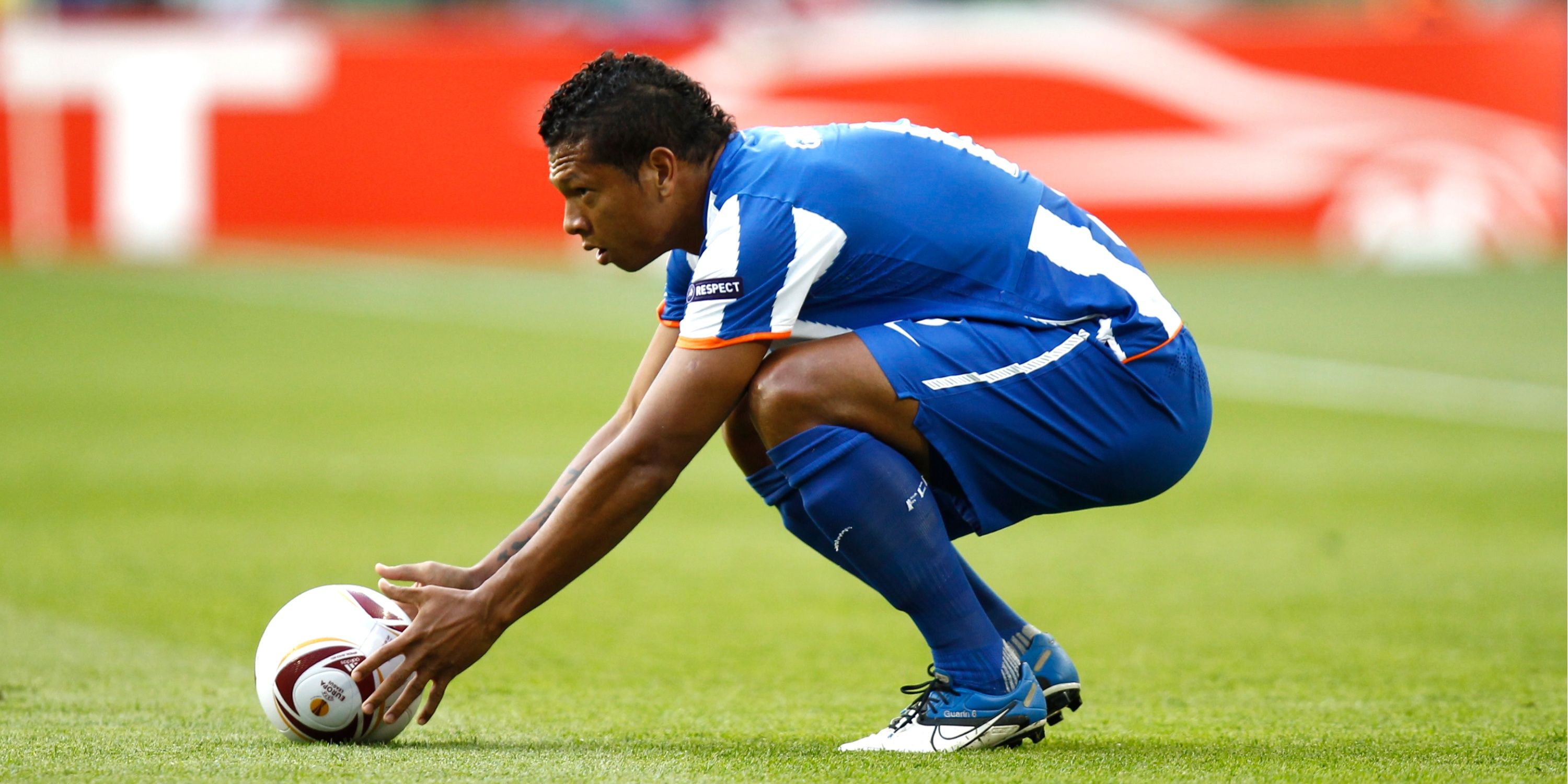 Fredy Guarín placing the ball down for Porto 