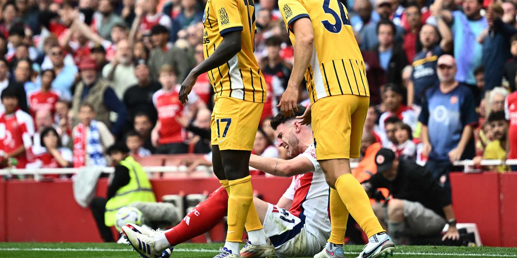 Declan Rice Given Controversial Red Card in Arsenal v Brighton