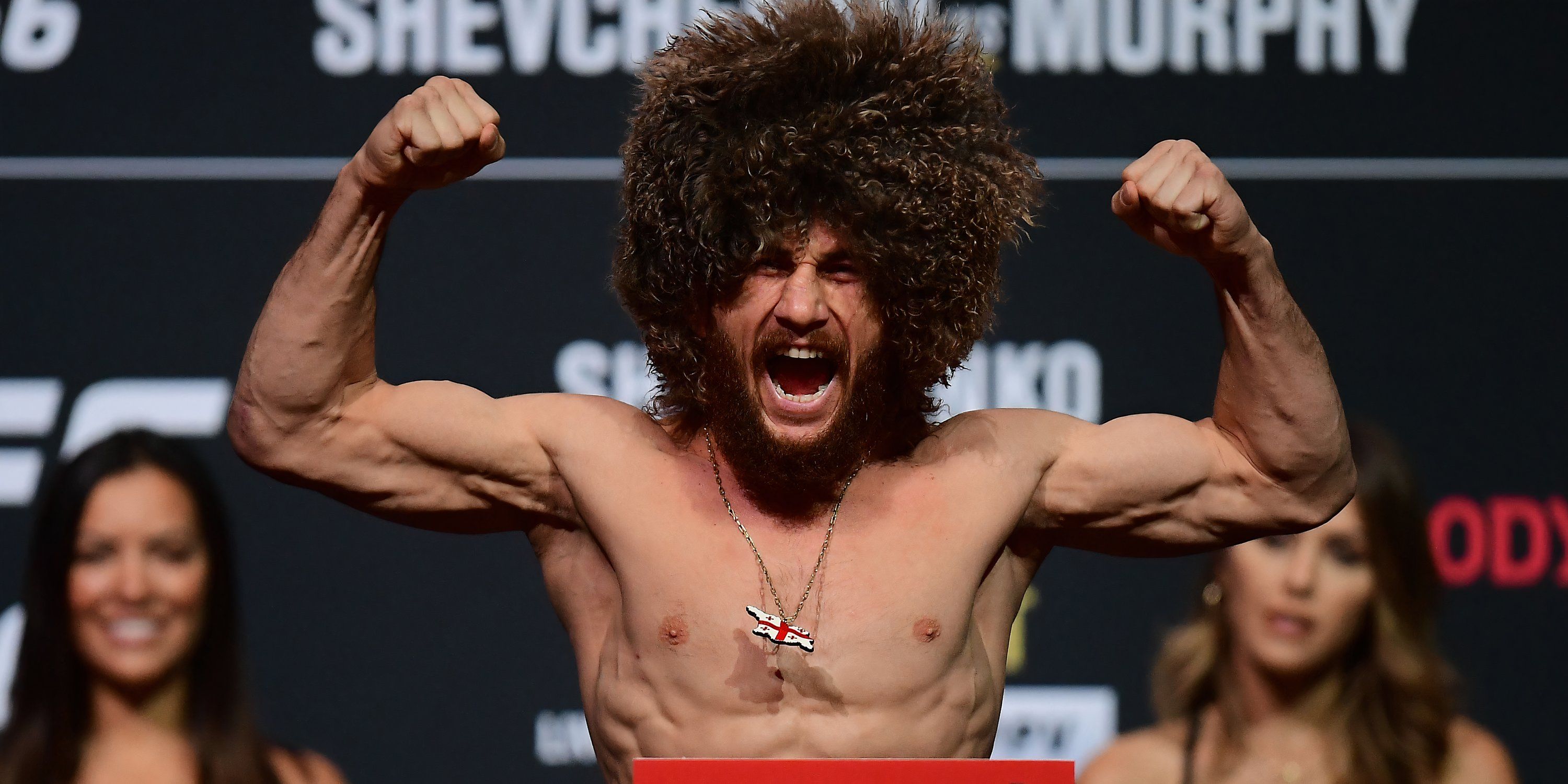 UFC Noche Headliner Struggling With Weight Cut