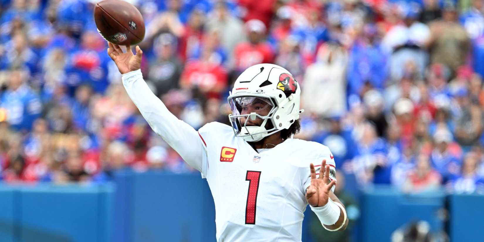 Arizona Cardinals QB Kyler Murray throws a pass in the season-opener