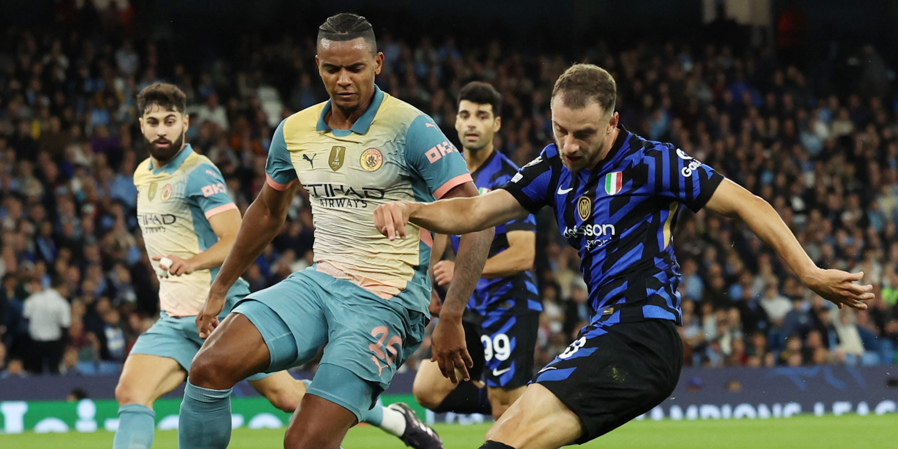 Manuel Akanji Reveals One Issue With Man City s Oasis Kit