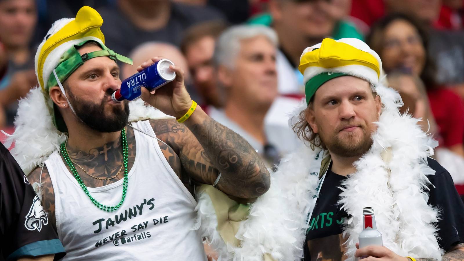 NFL Teams Average Prices For Beer and Hot Dogs, image size:1600x900