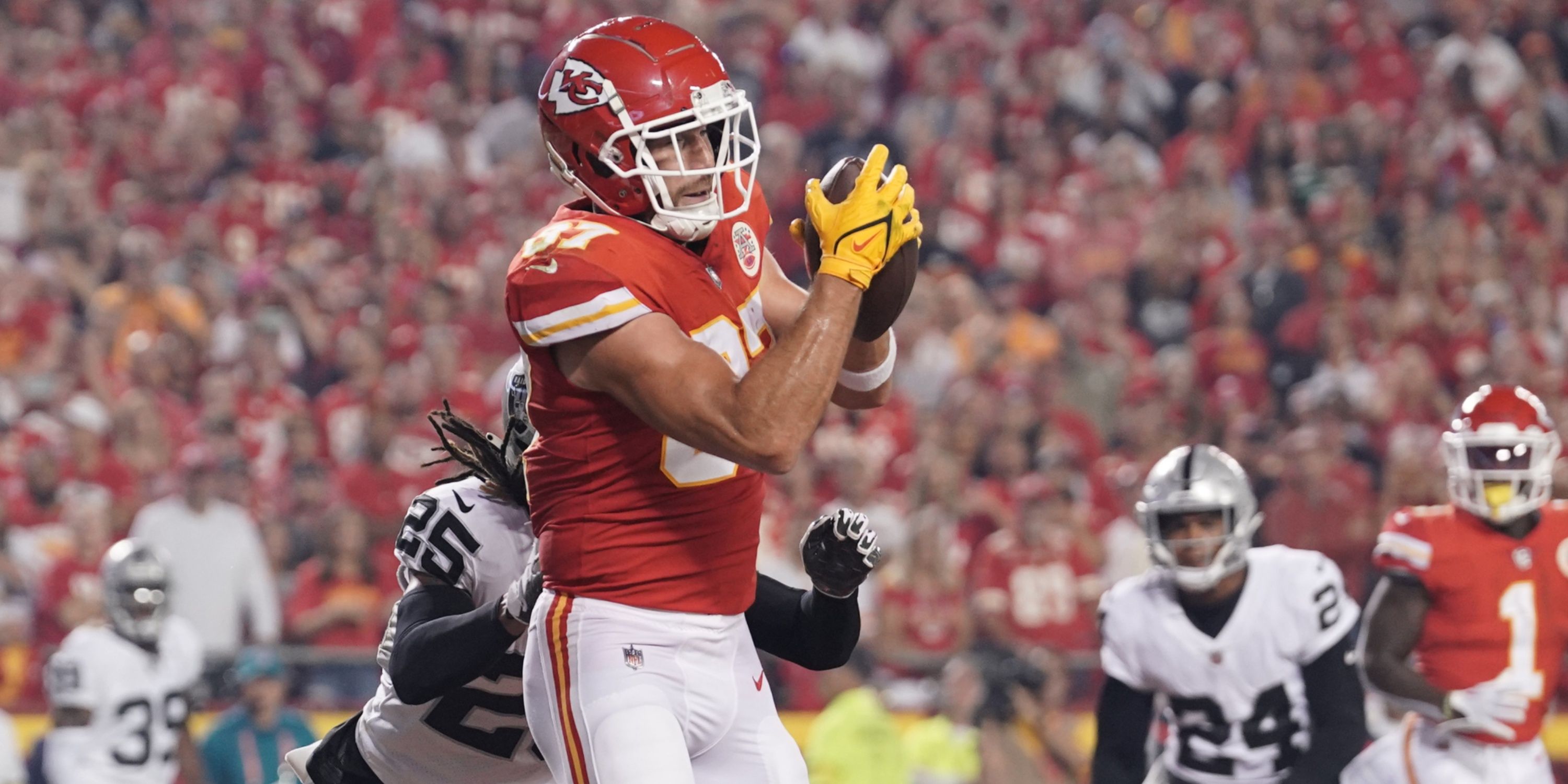 Travis Kelce Kansas City Chiefs vs Las Vegas Raiders October 2022