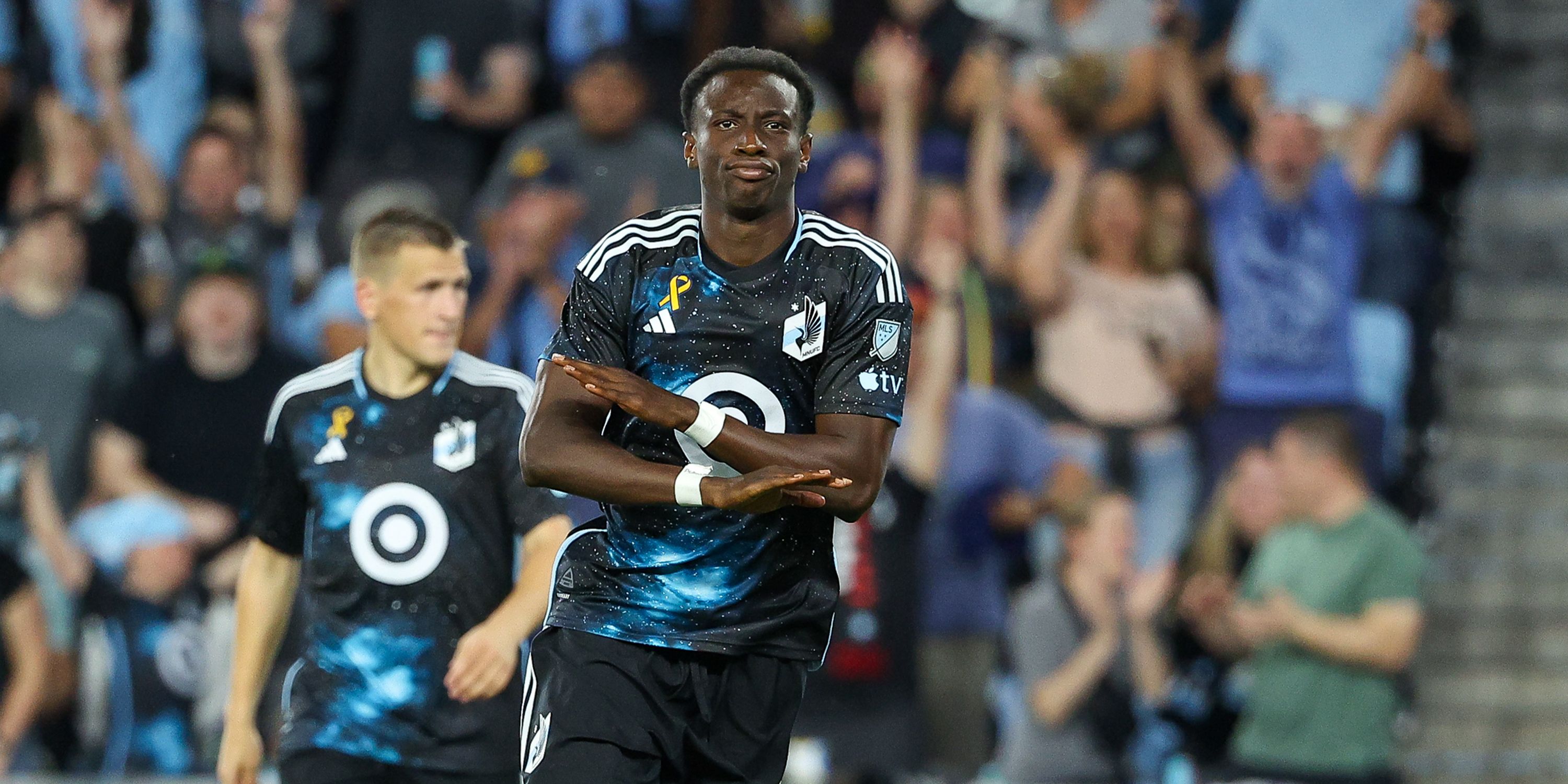 Minnesota United forward Kelvin Yeboah celebrates a goal