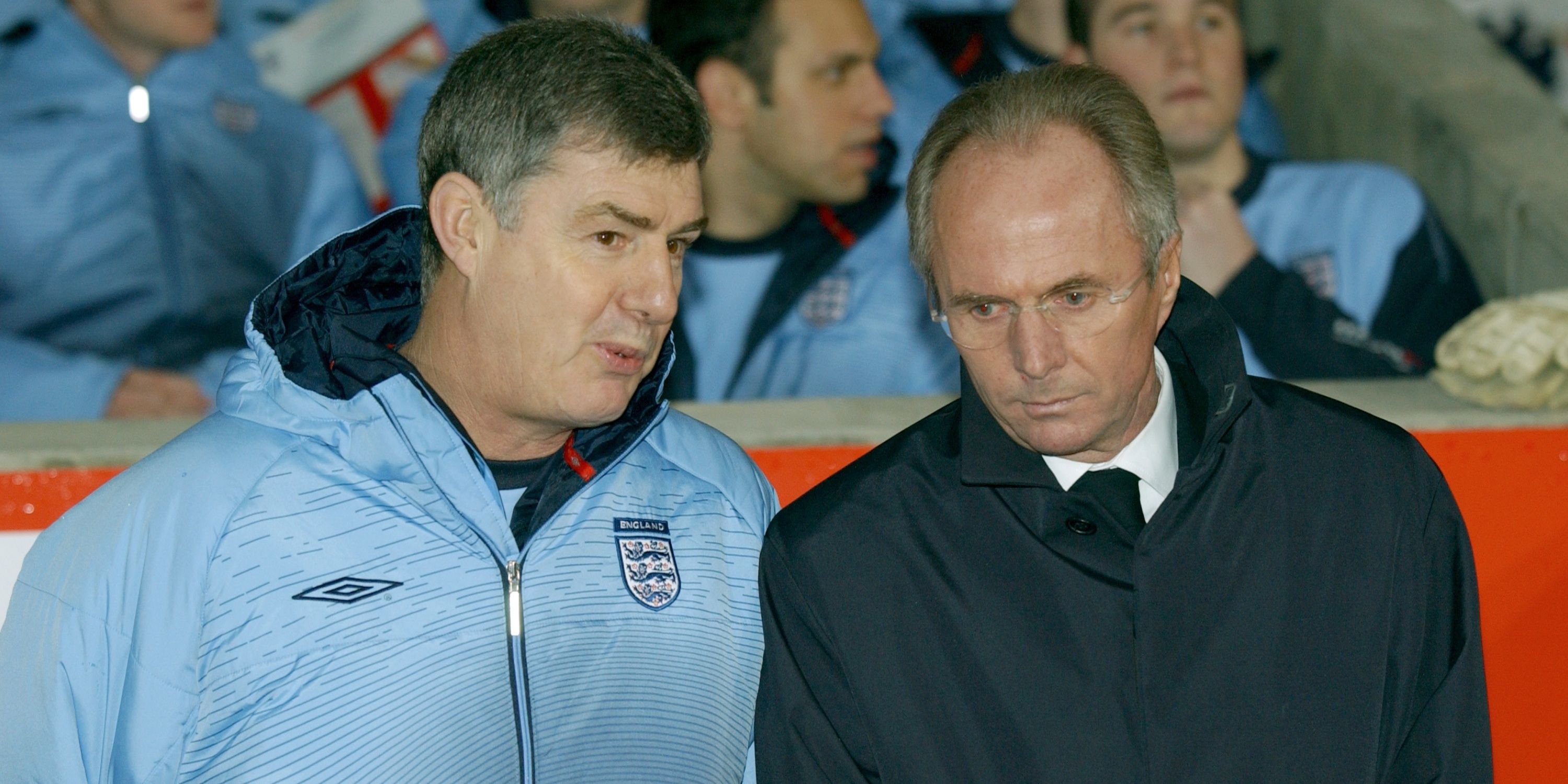 Brian Kidd has a quiet word word Sven Goran Eriksson